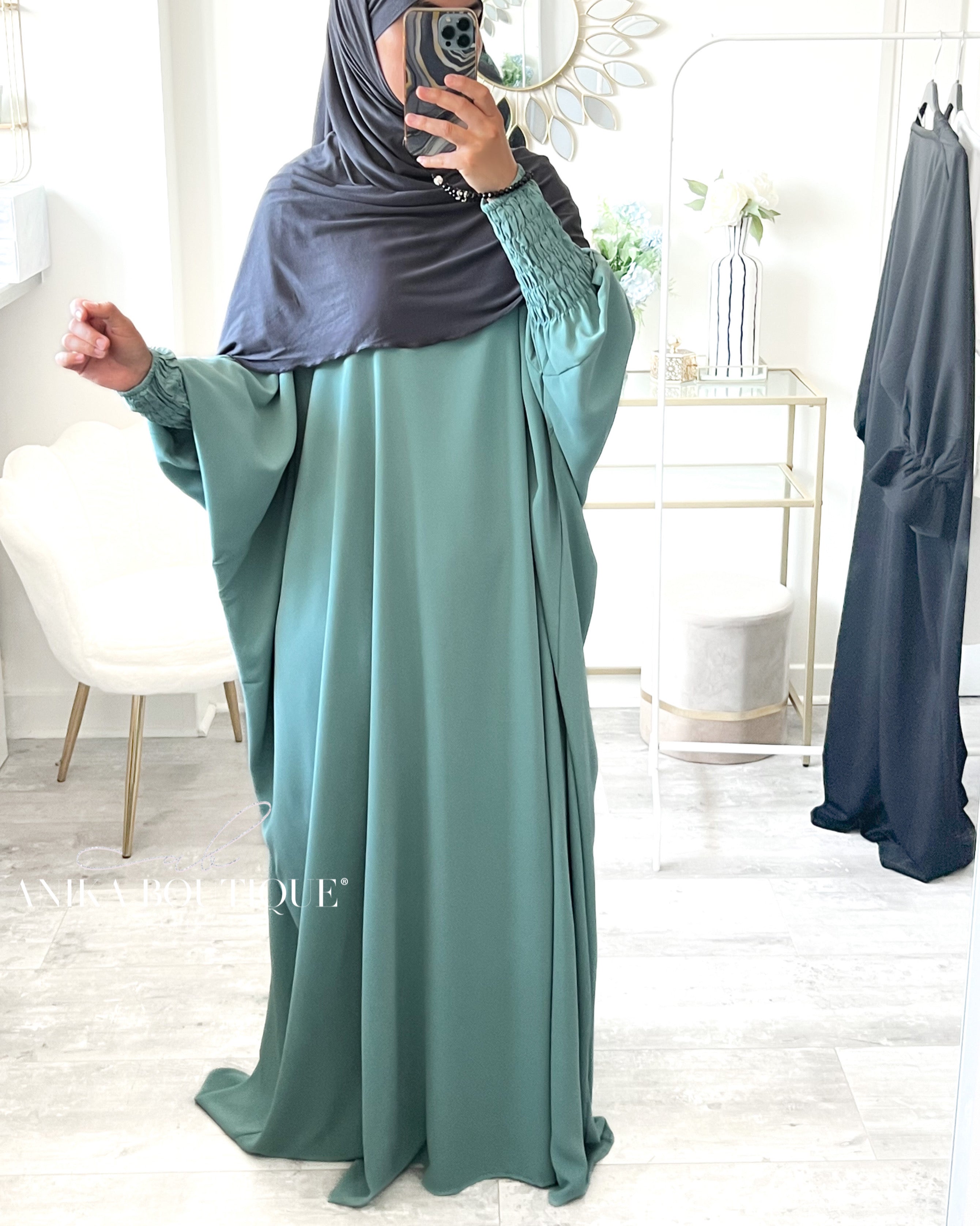 Abaya Leena
