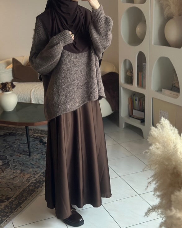 Jupe Satinée Taille Haute - Élégance et Modestie