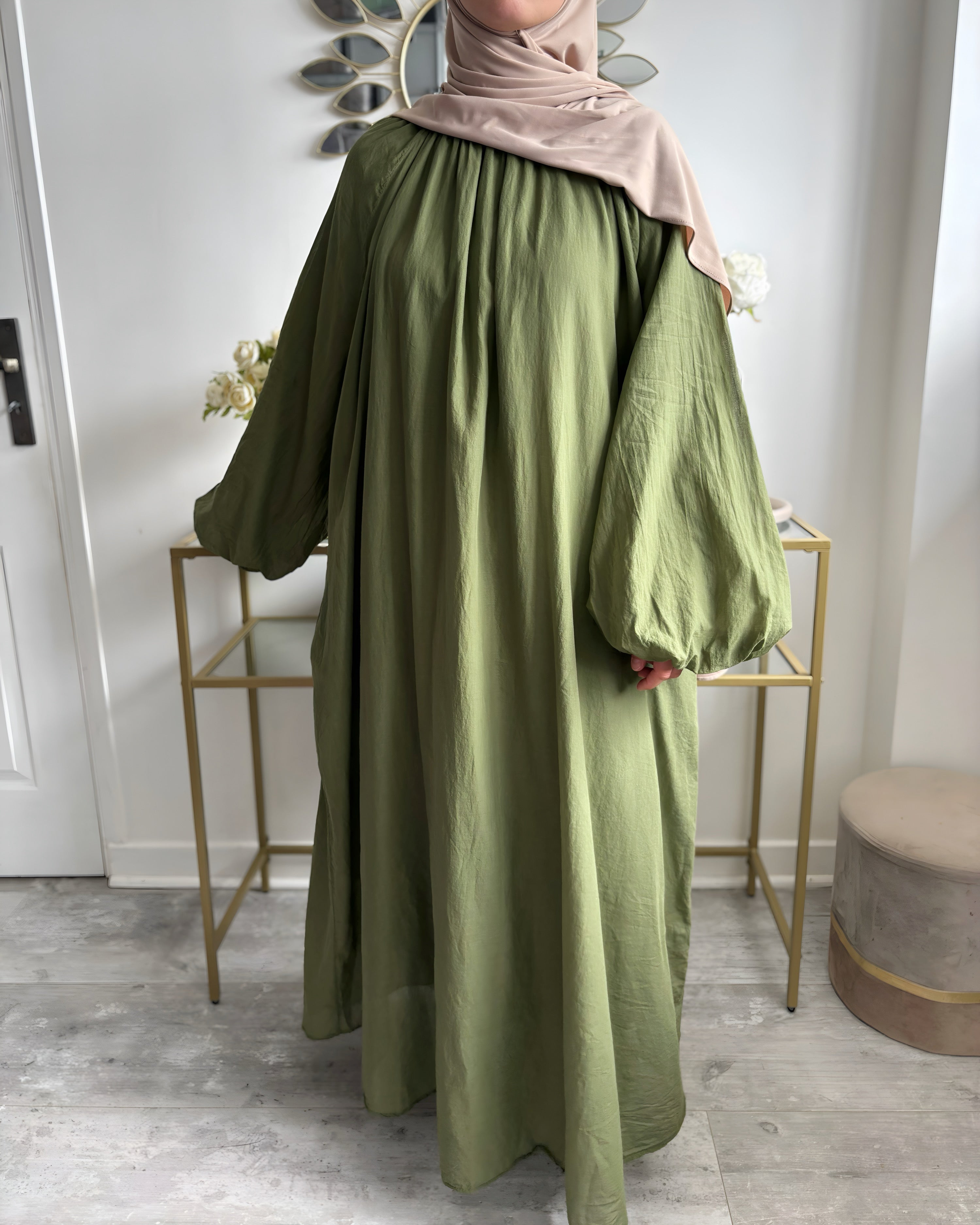 Abaya longue kaki en coton – légère & idéale pour l’été | Modest Fashion