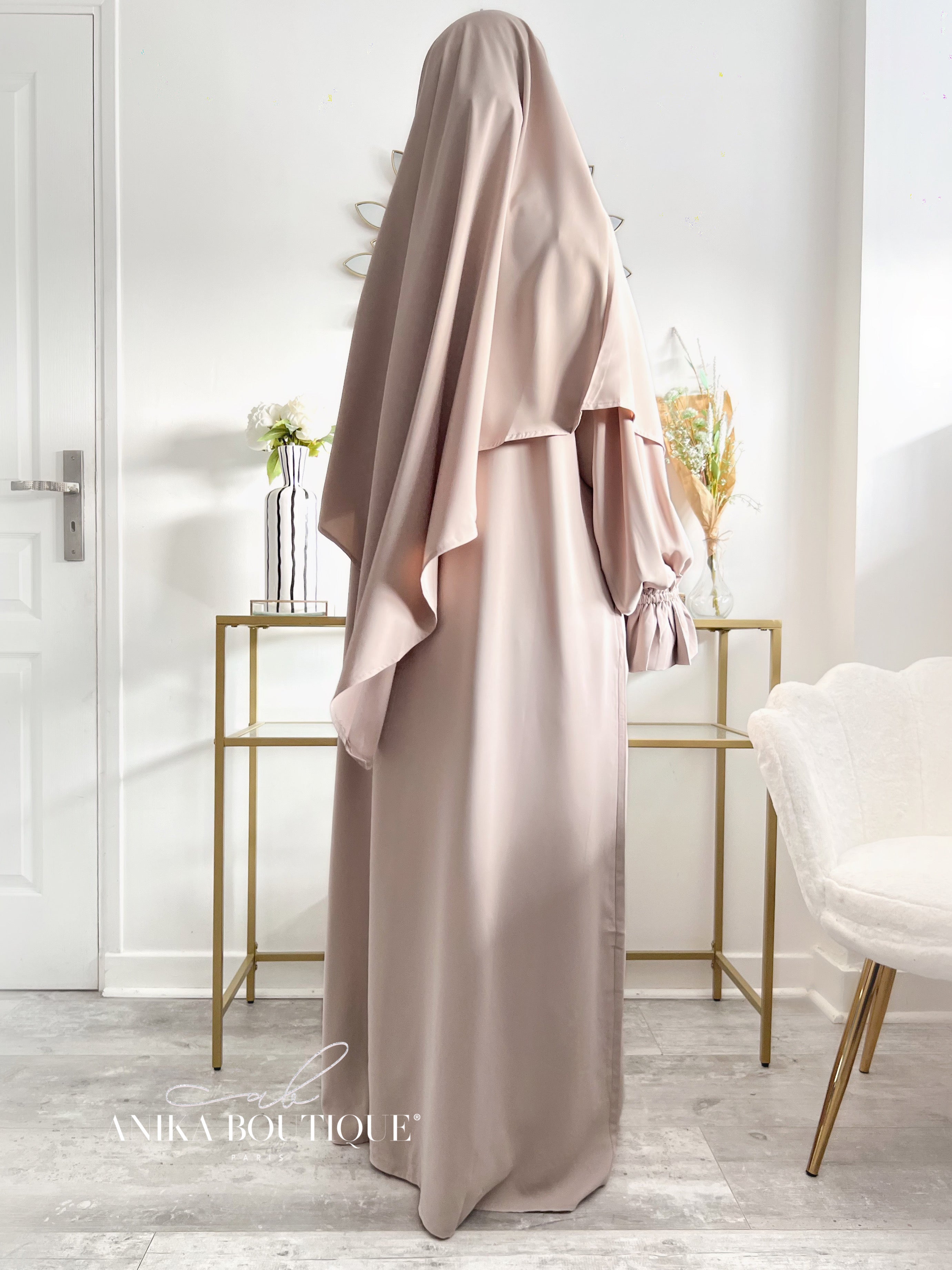 Abaya Amal – Élégance et Fluidité
