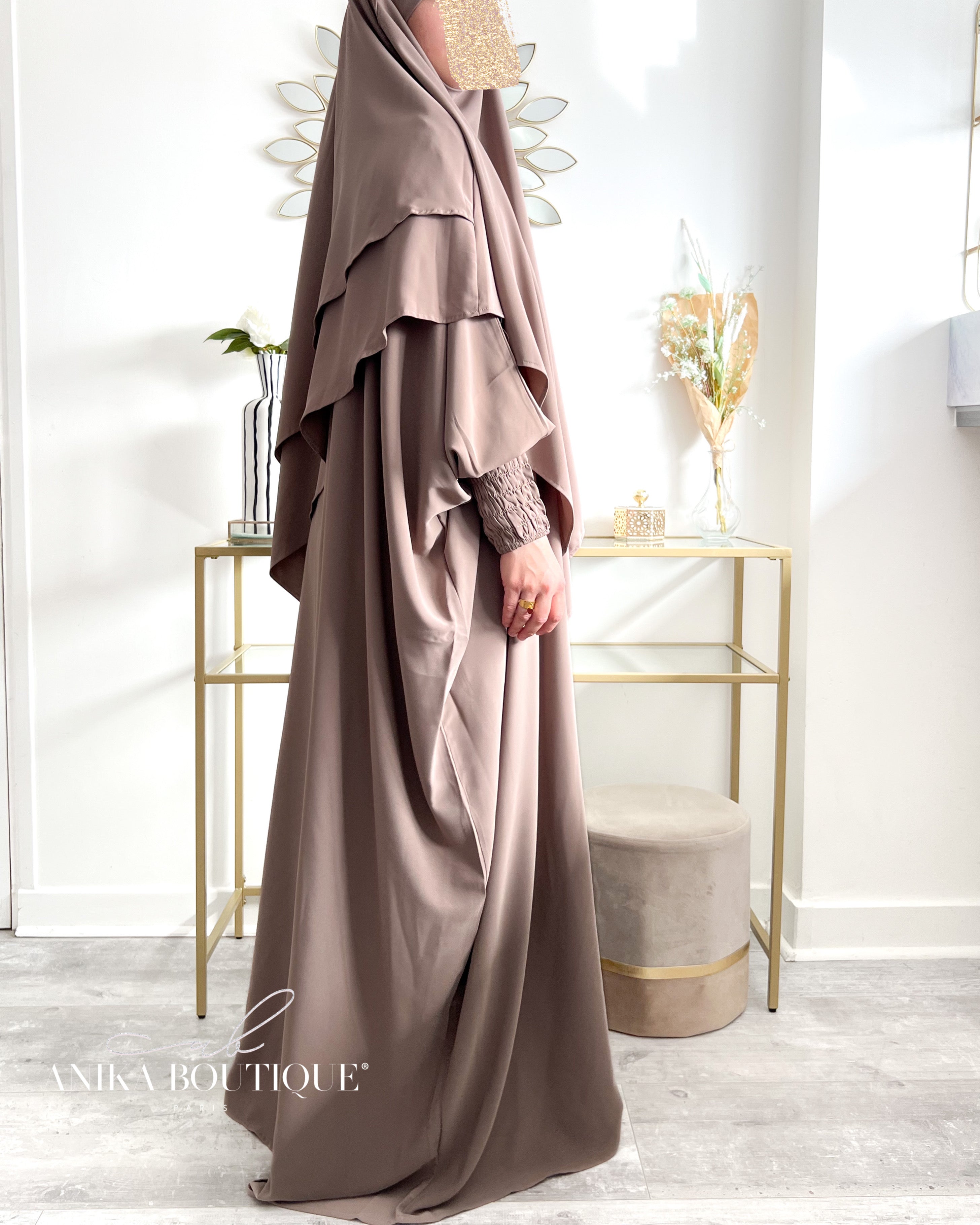 Abaya Leena