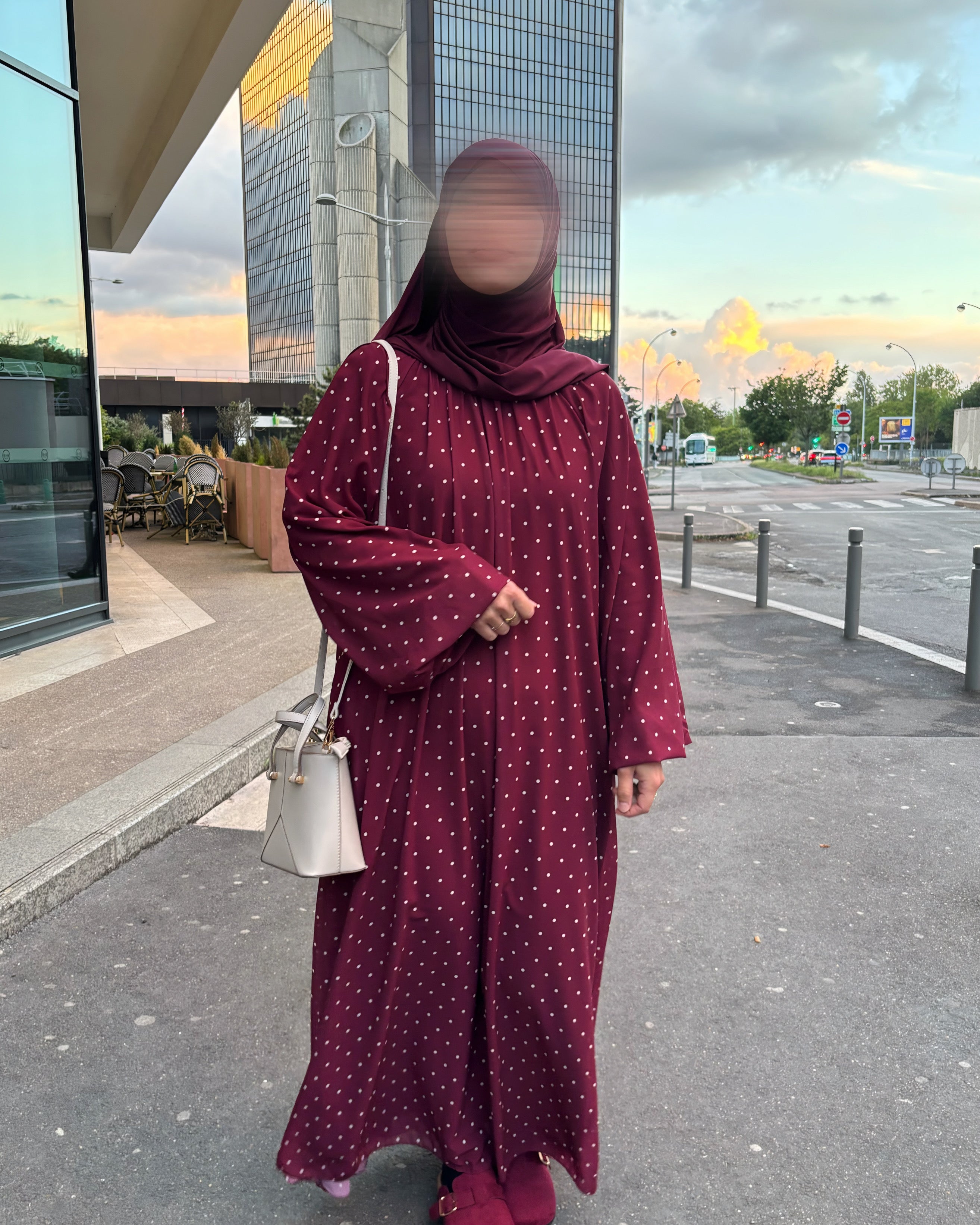 Robe Longue à Pois – Modest Fashion Élégante