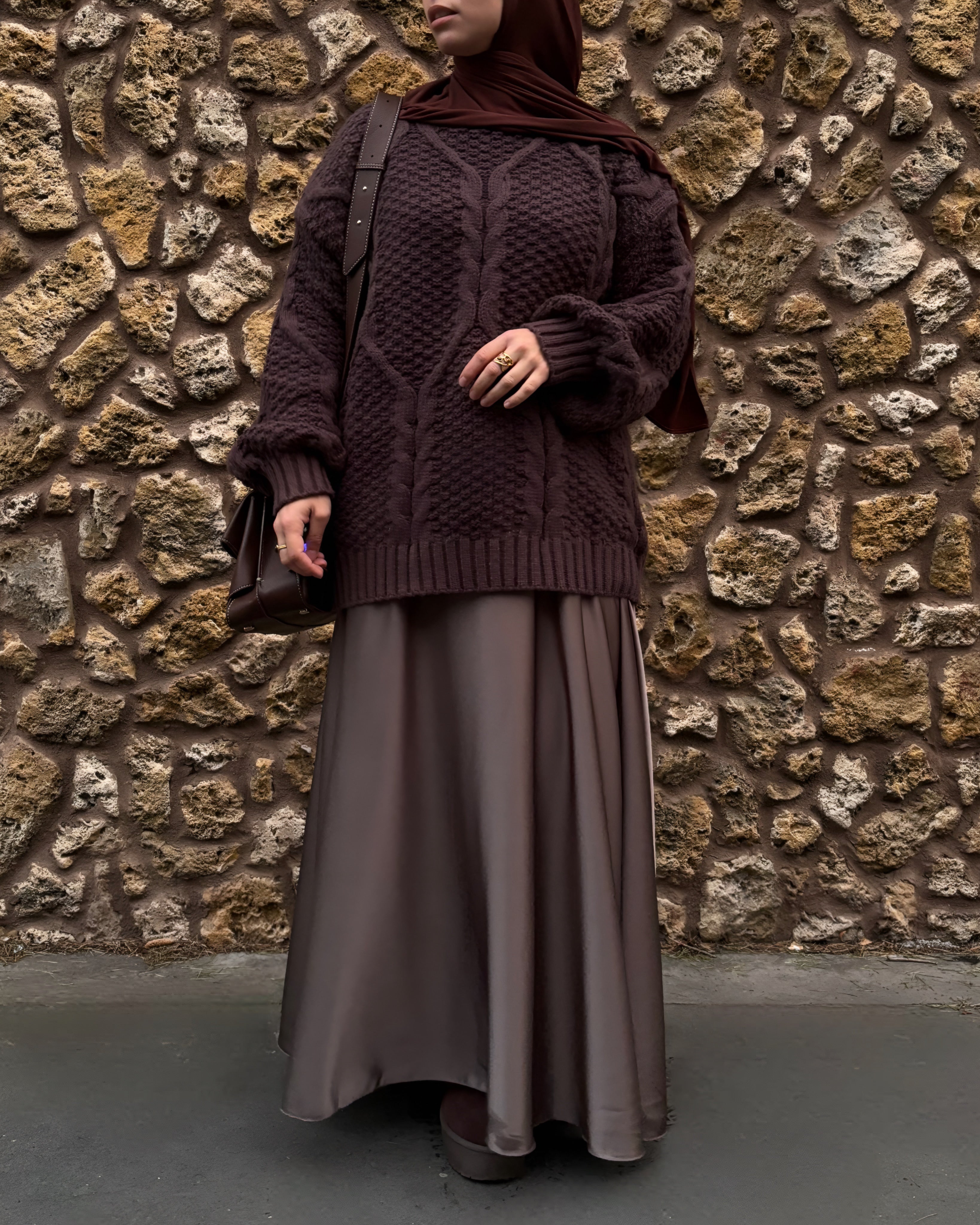 Jupe Satinée Taille Haute - Élégance et Modestie