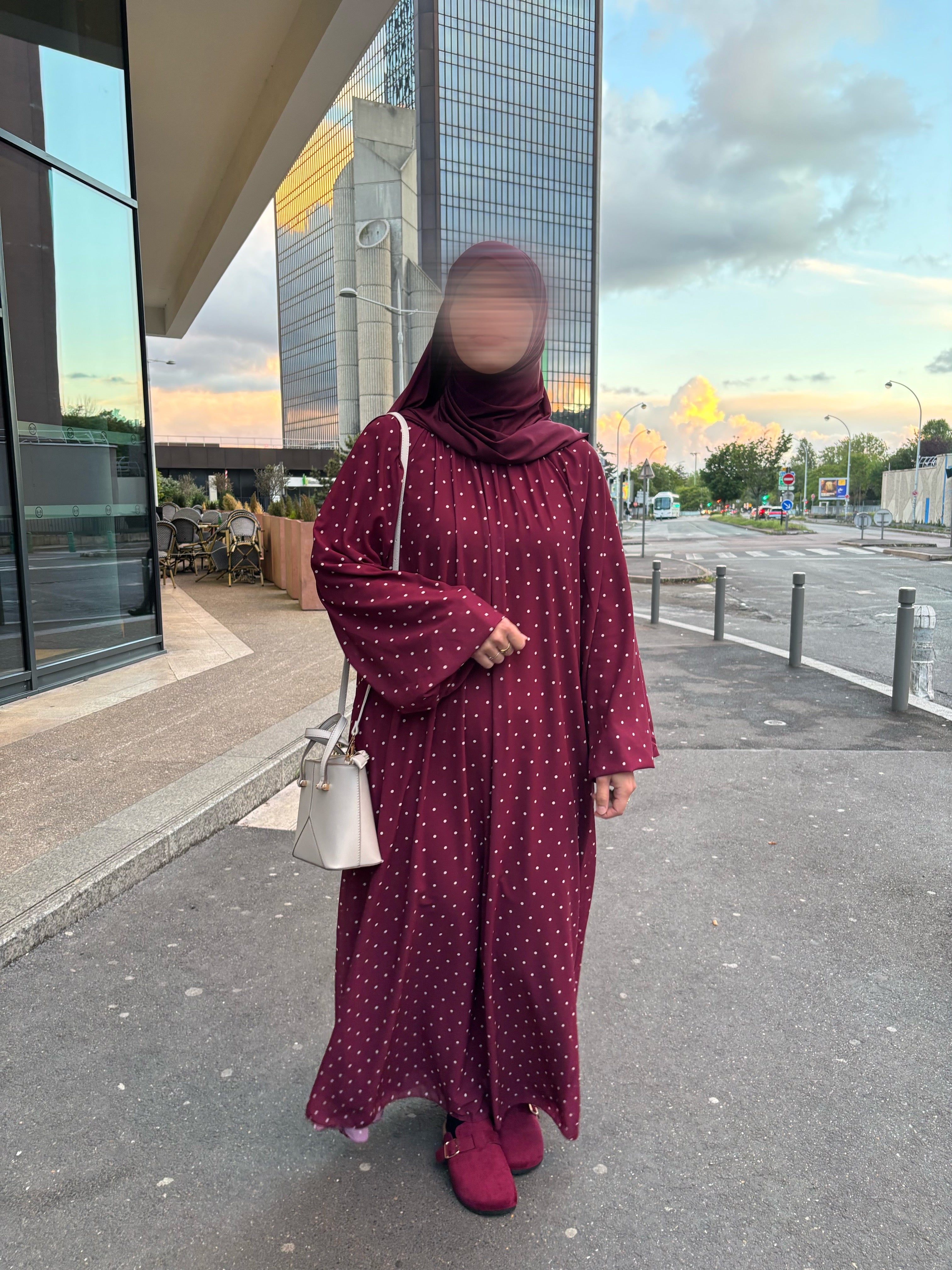 Robe Longue à Pois – Modest Fashion Élégante
