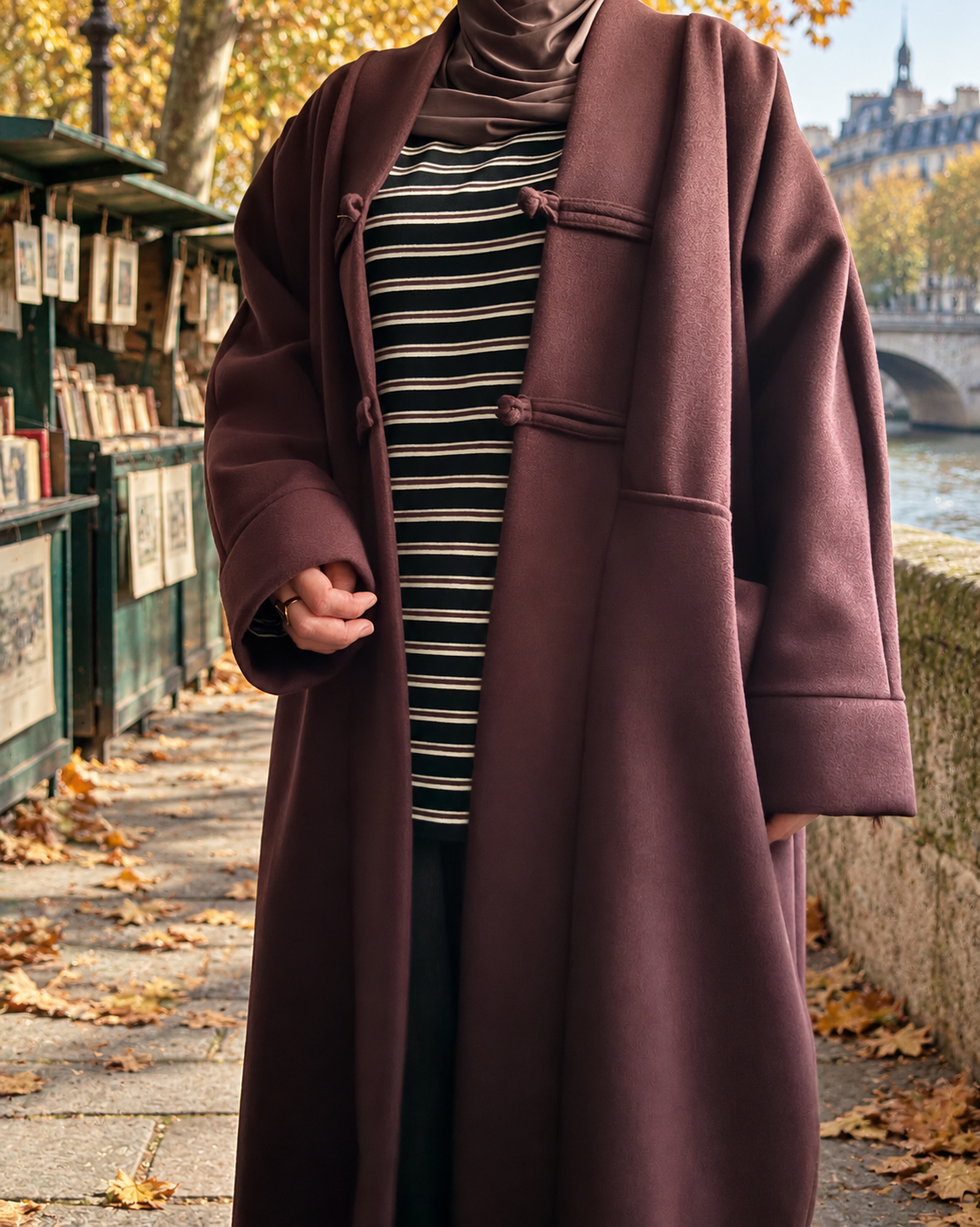 Manteau long oversize à brandebourgs