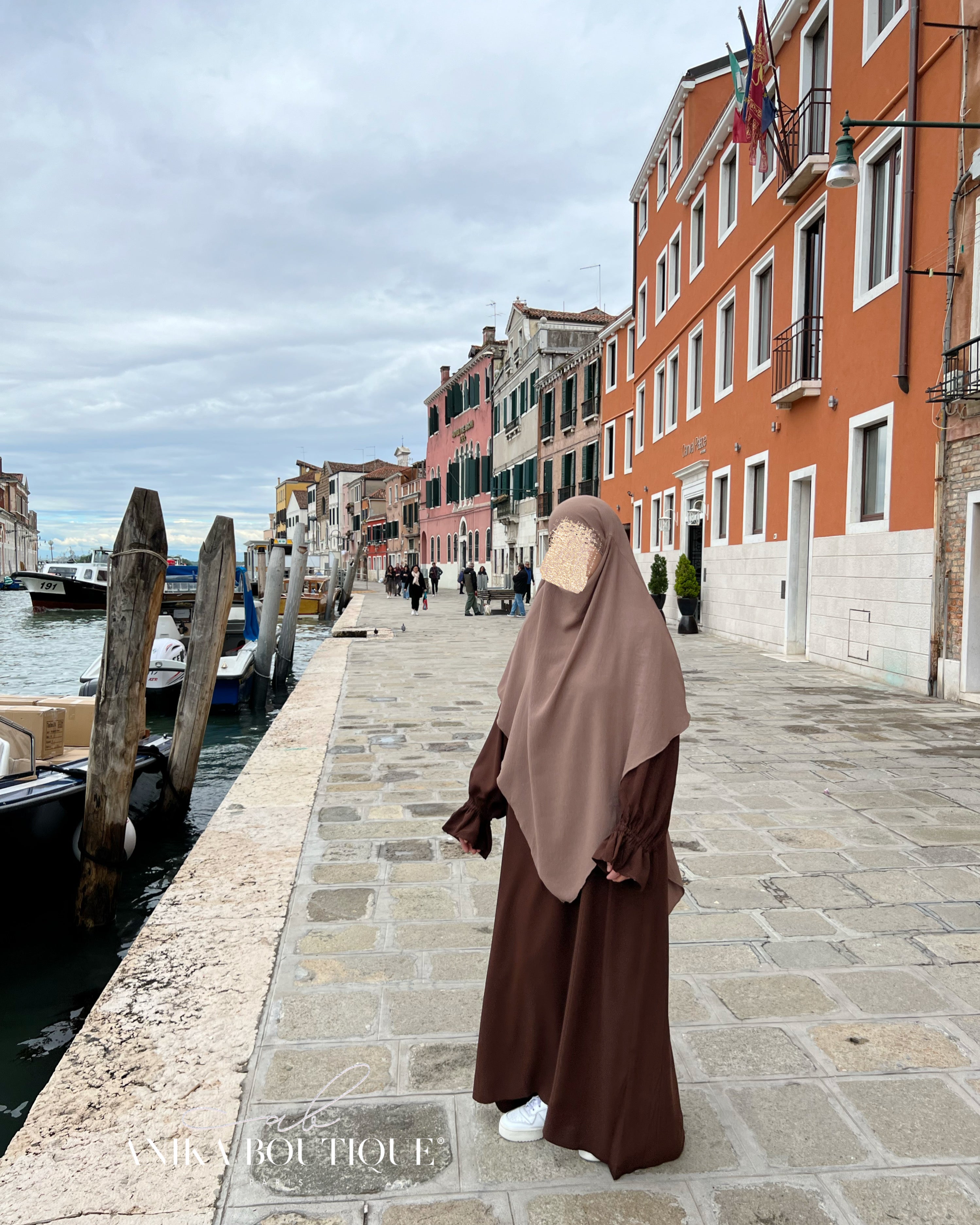 Abaya Amal – Élégance et Fluidité