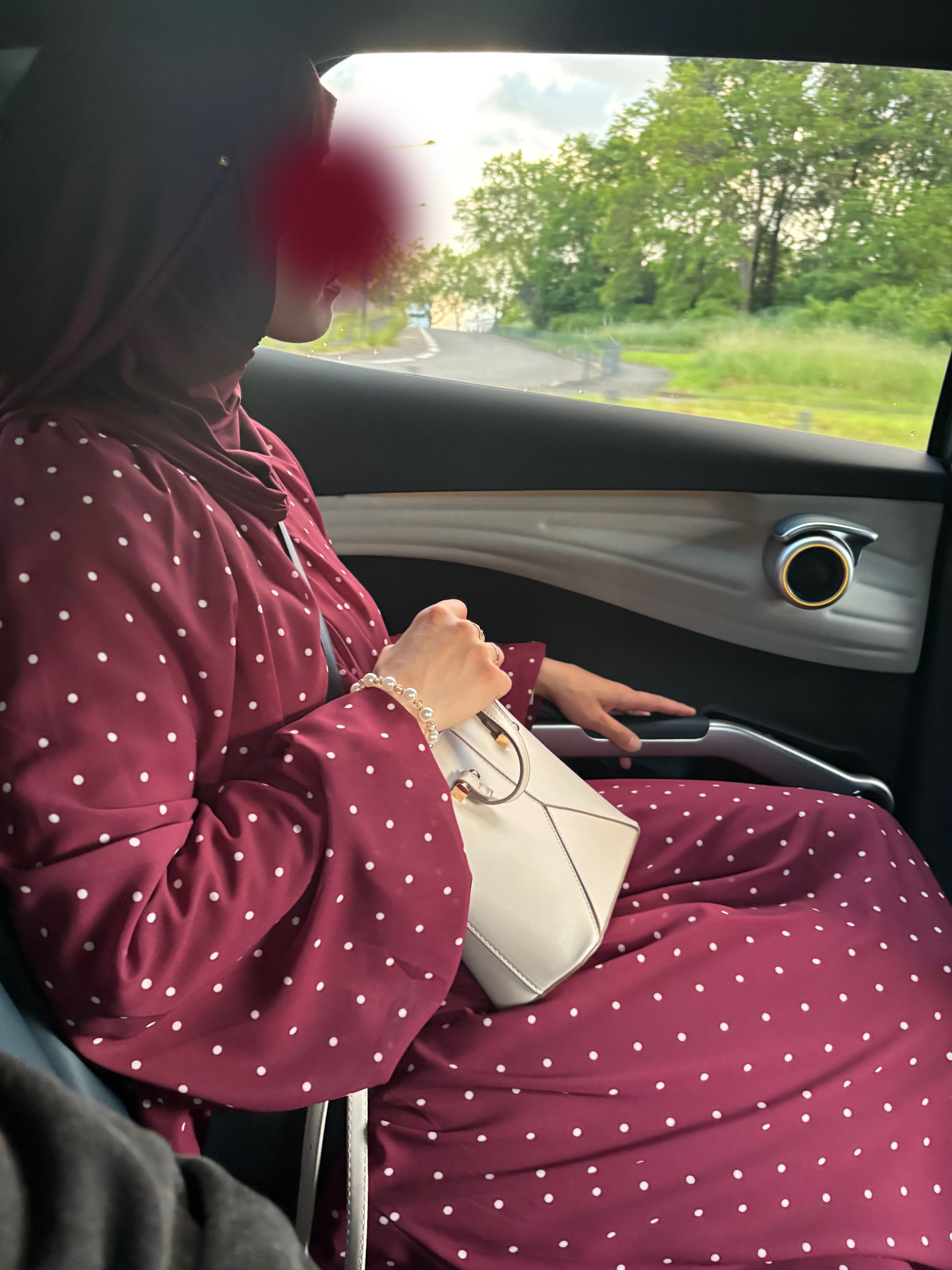 Robe Longue à Pois – Modest Fashion Élégante