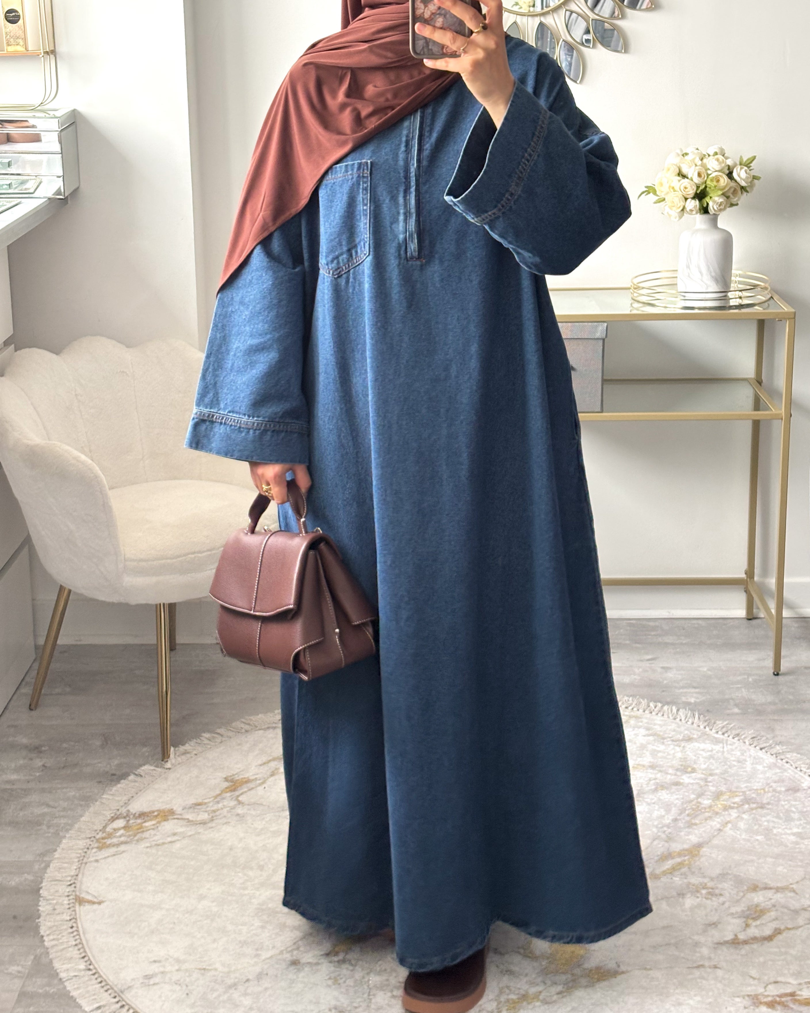 Abaya avec zip poches et col polo en jean très stylé et modeste
