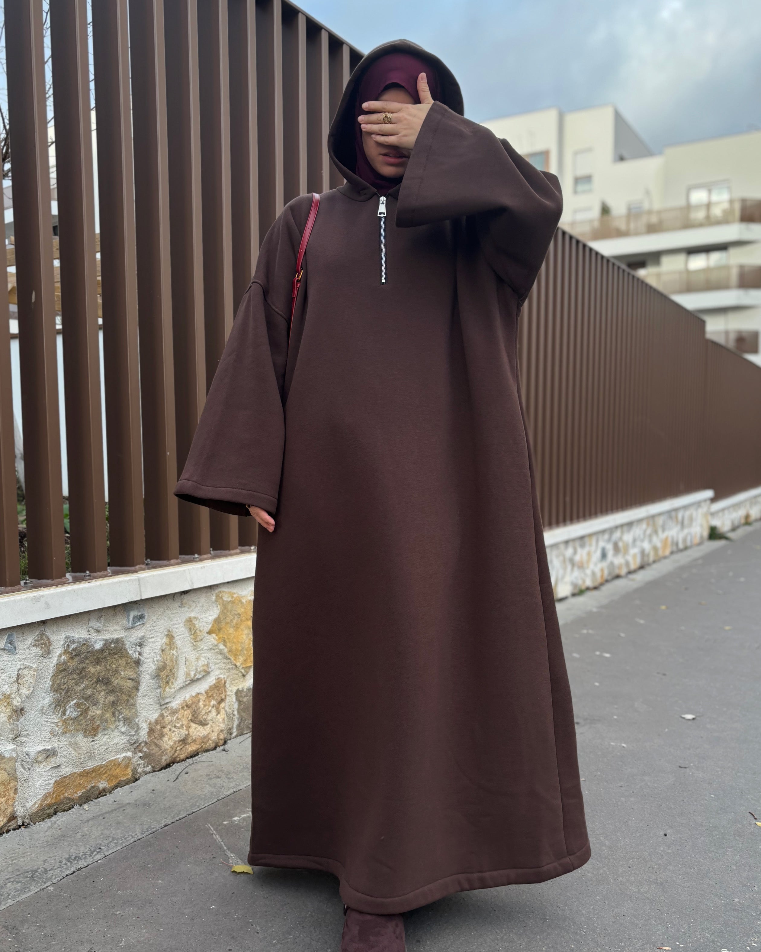 Abaya sweat capuche – style sportswear, molleton chaud