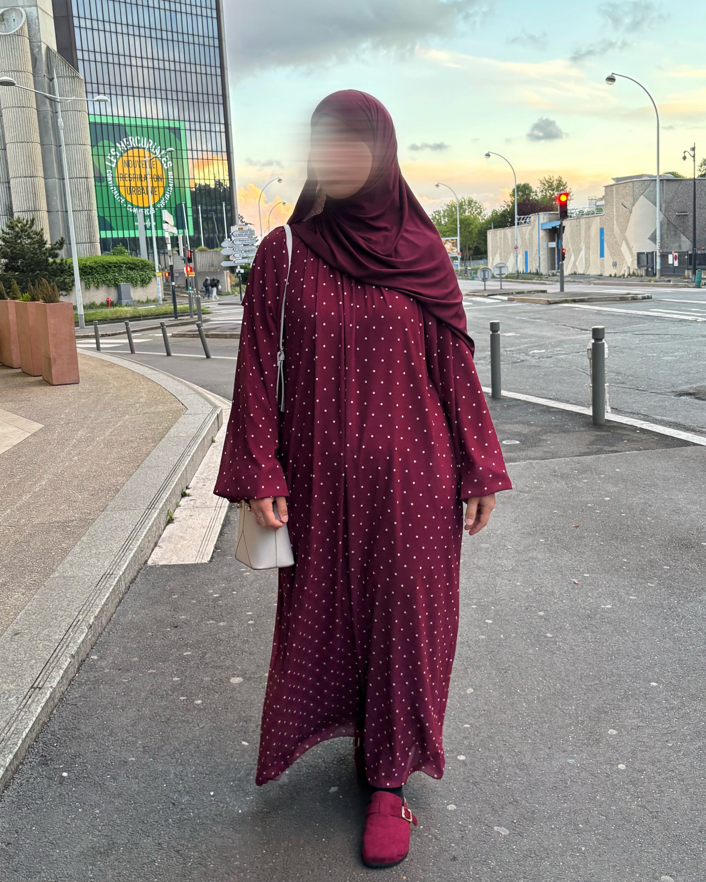 Robe Longue à Pois – Modest Fashion Élégante