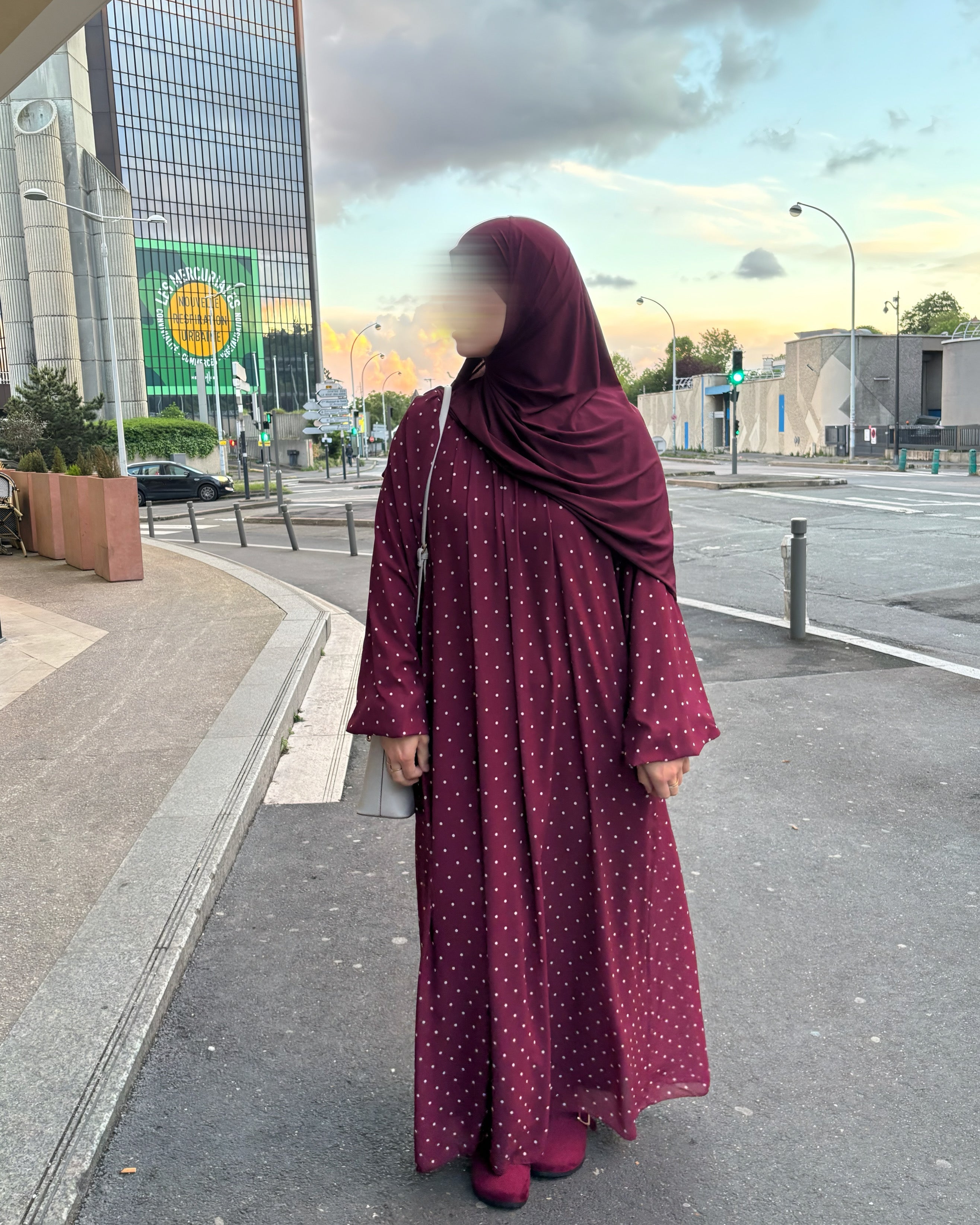 Robe Longue à Pois – Modest Fashion Élégante