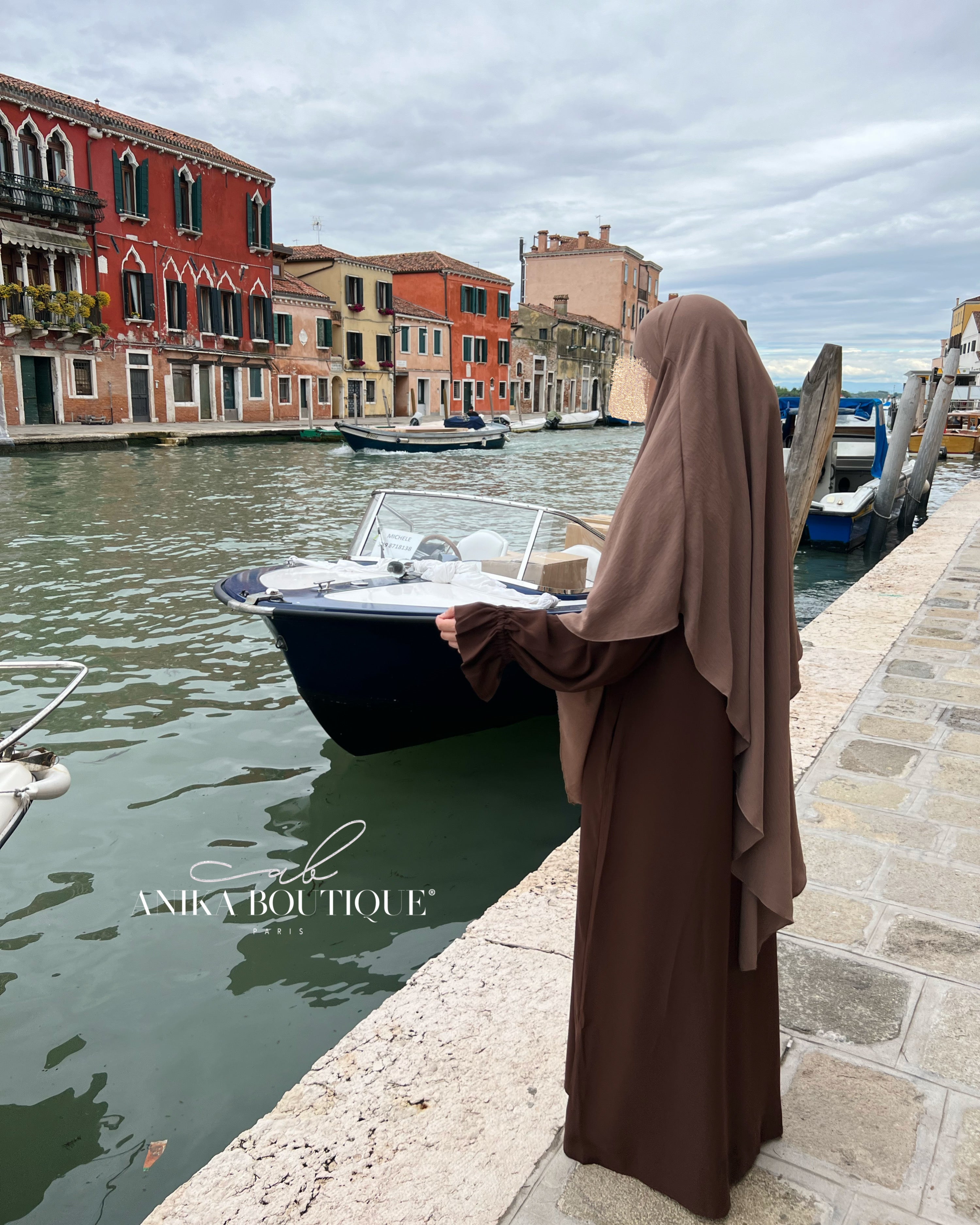 Abaya Amal – Élégance et Fluidité