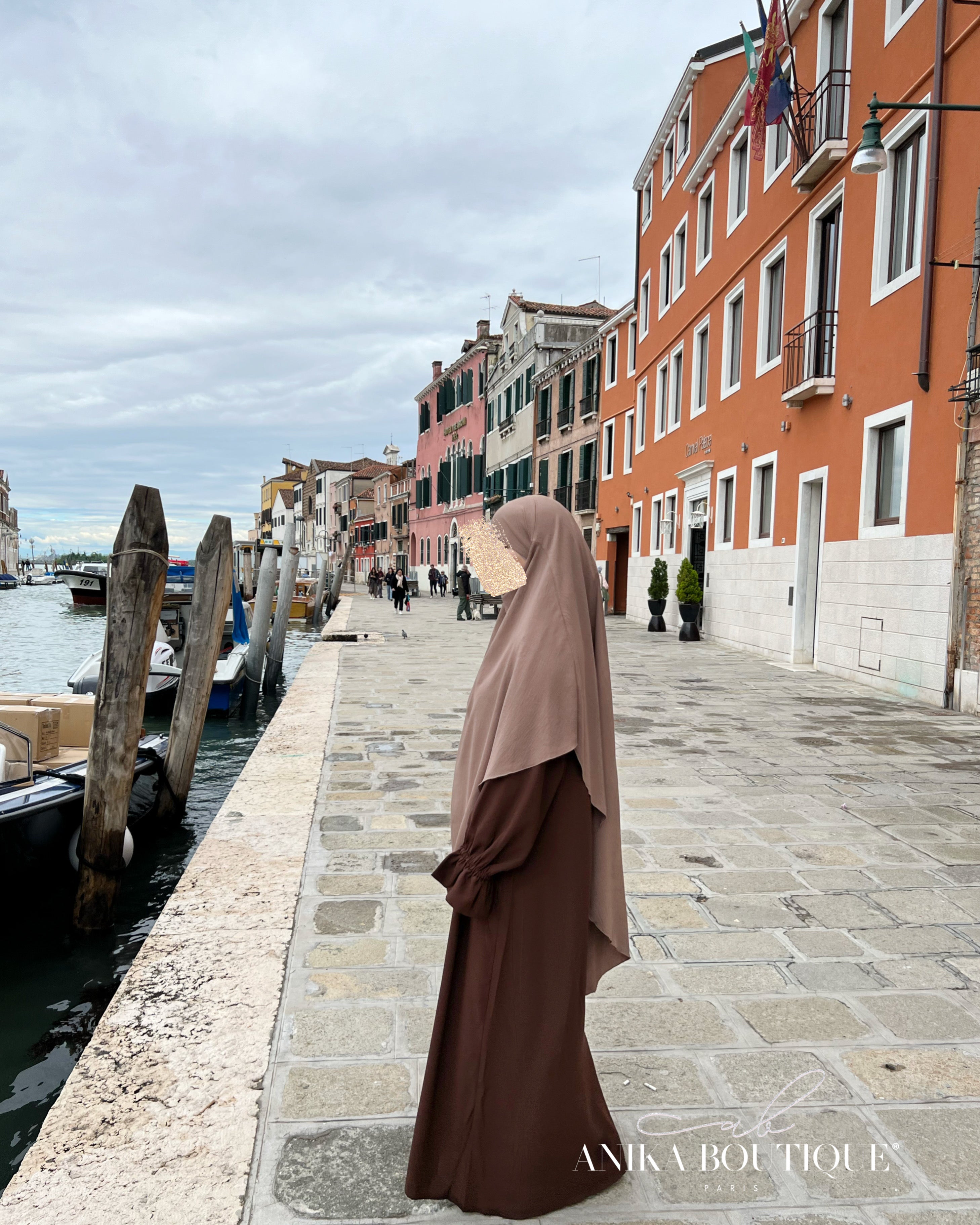 Abaya Amal – Élégance et Fluidité