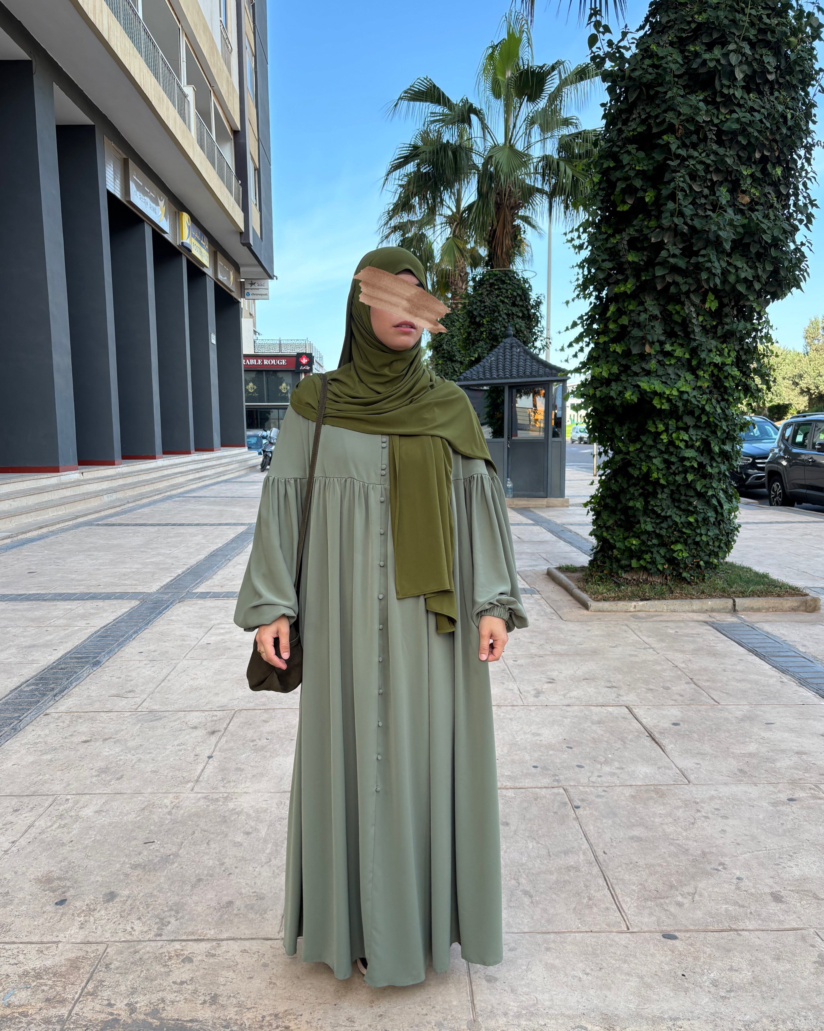 Abaya Alya en Soie de Médine – Élégance Pudique et Raffinée