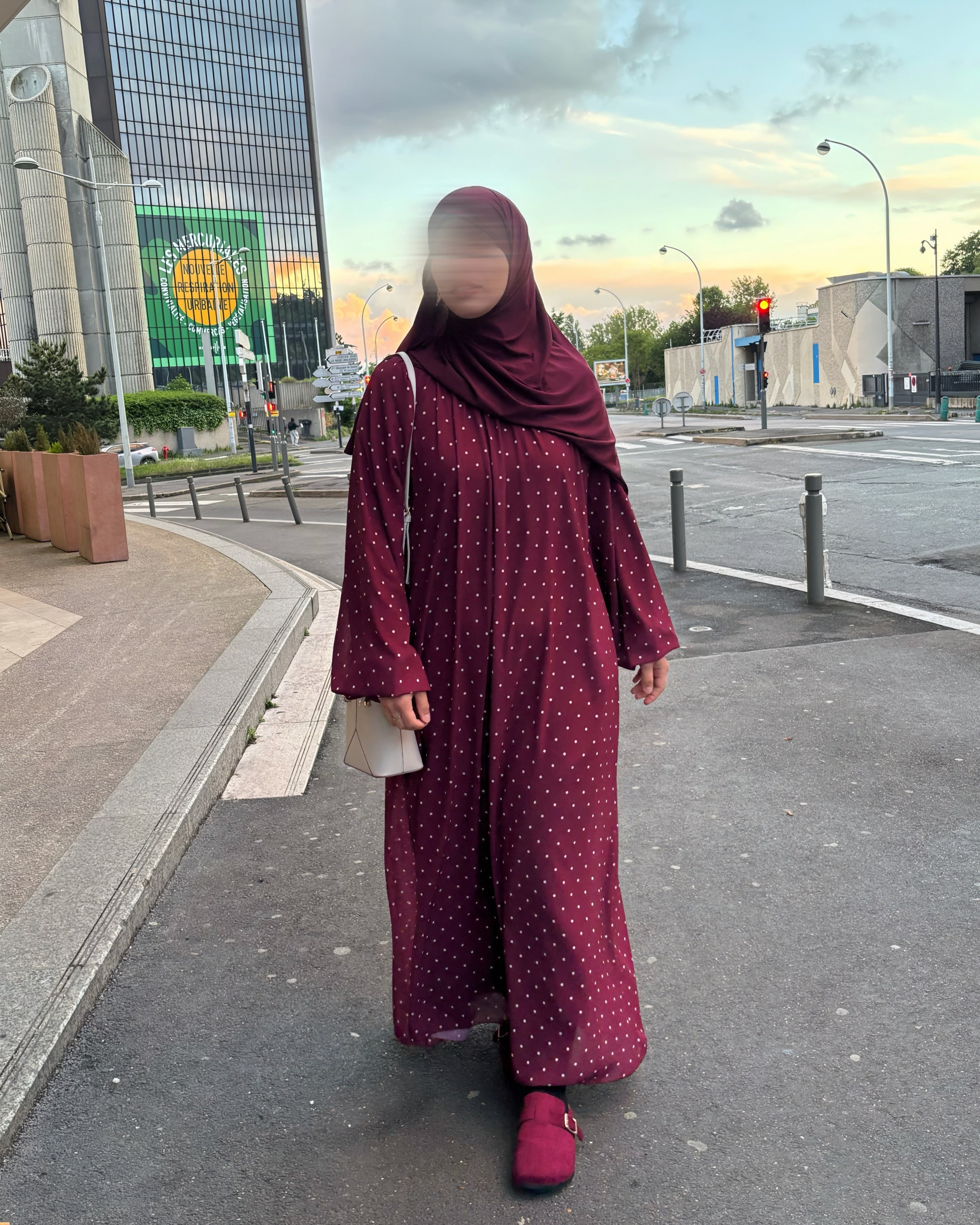 Robe Longue à Pois – Modest Fashion Élégante