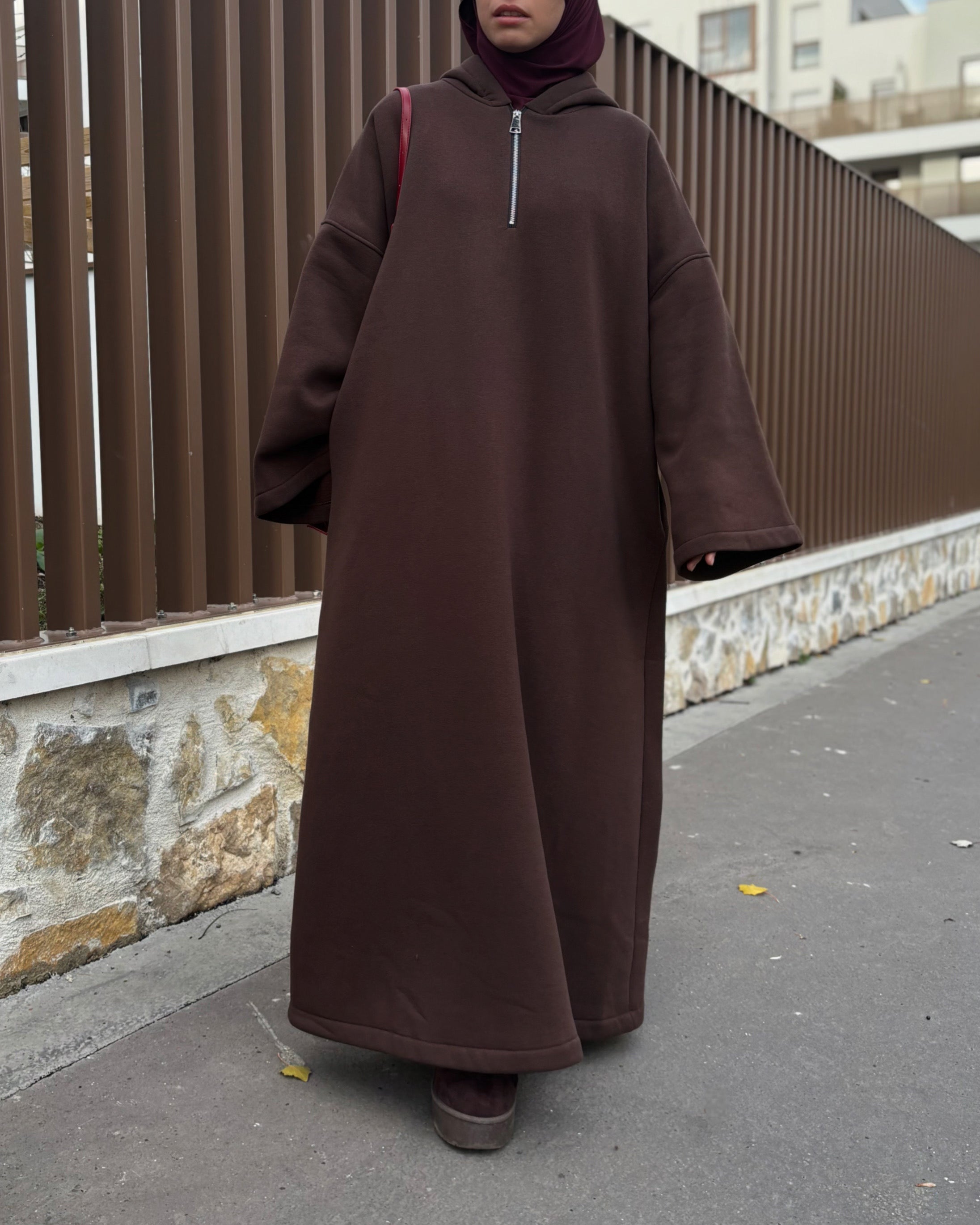Abaya sweat capuche – style sportswear, molleton chaud