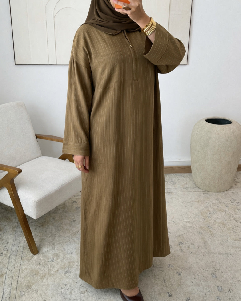Abaya Rayée Col Polo Zip – | Modest Fashion Élégante & Naturelle