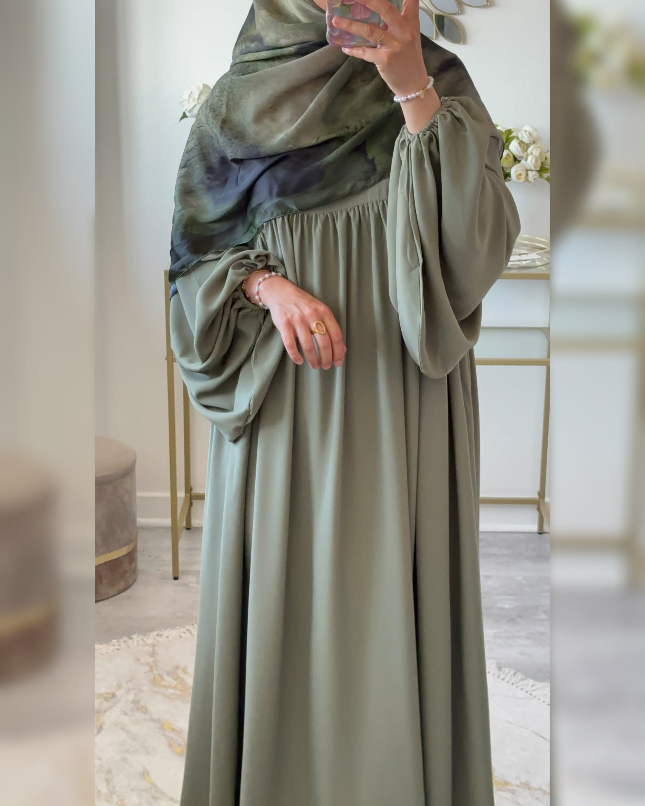 Abaya Naïla - Élégance et Confort avec Manches Bouffantes