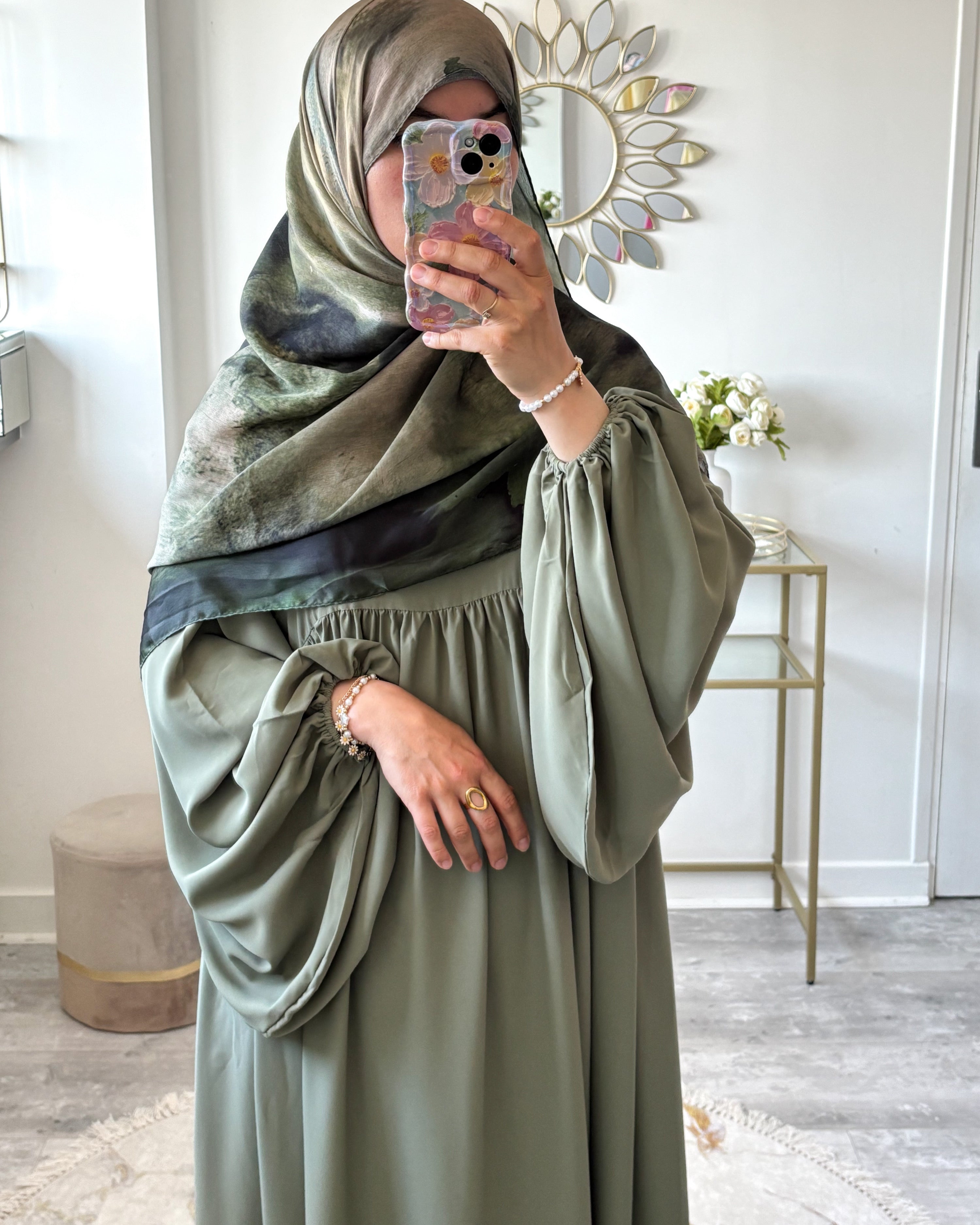 Abaya Naïla - Élégance et Confort avec Manches Bouffantes