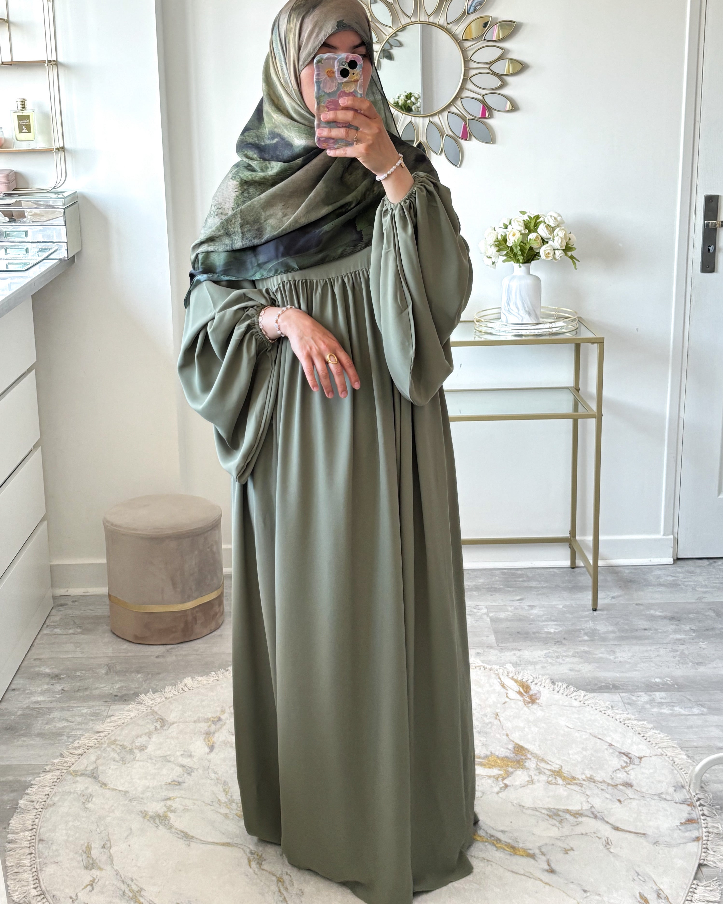 Abaya Naïla - Élégance et Confort avec Manches Bouffantes