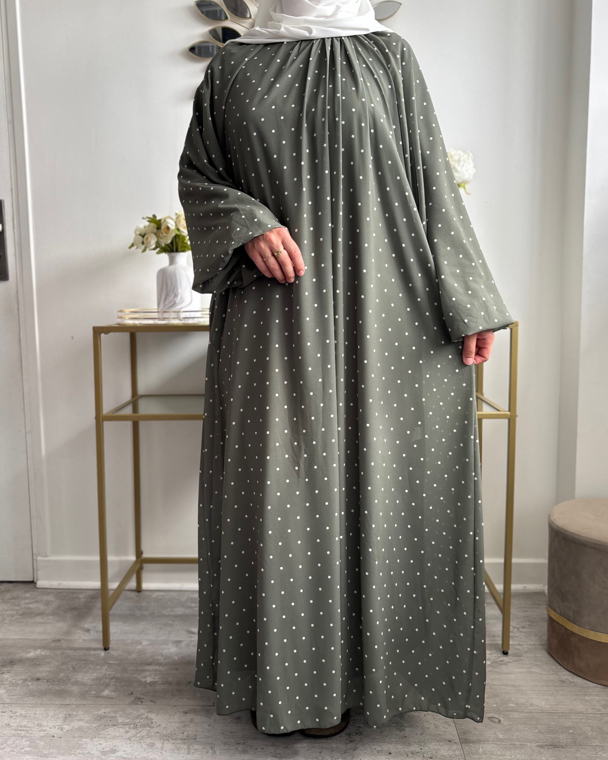 Robe Longue à Pois – Modest Fashion Élégante