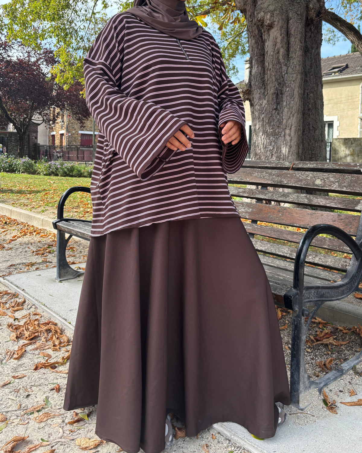 Jupe longue évasée à ceinture – Marron profond