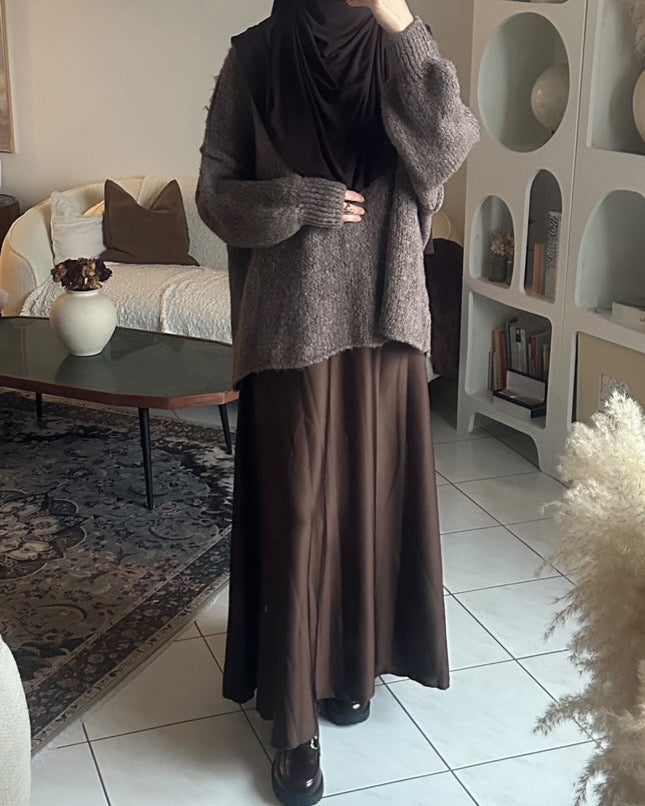 Jupe Satinée Taille Haute - Élégance et Modestie