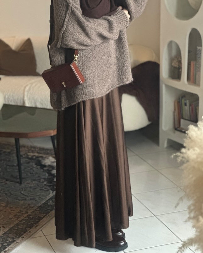 Jupe Satinée Taille Haute - Élégance et Modestie