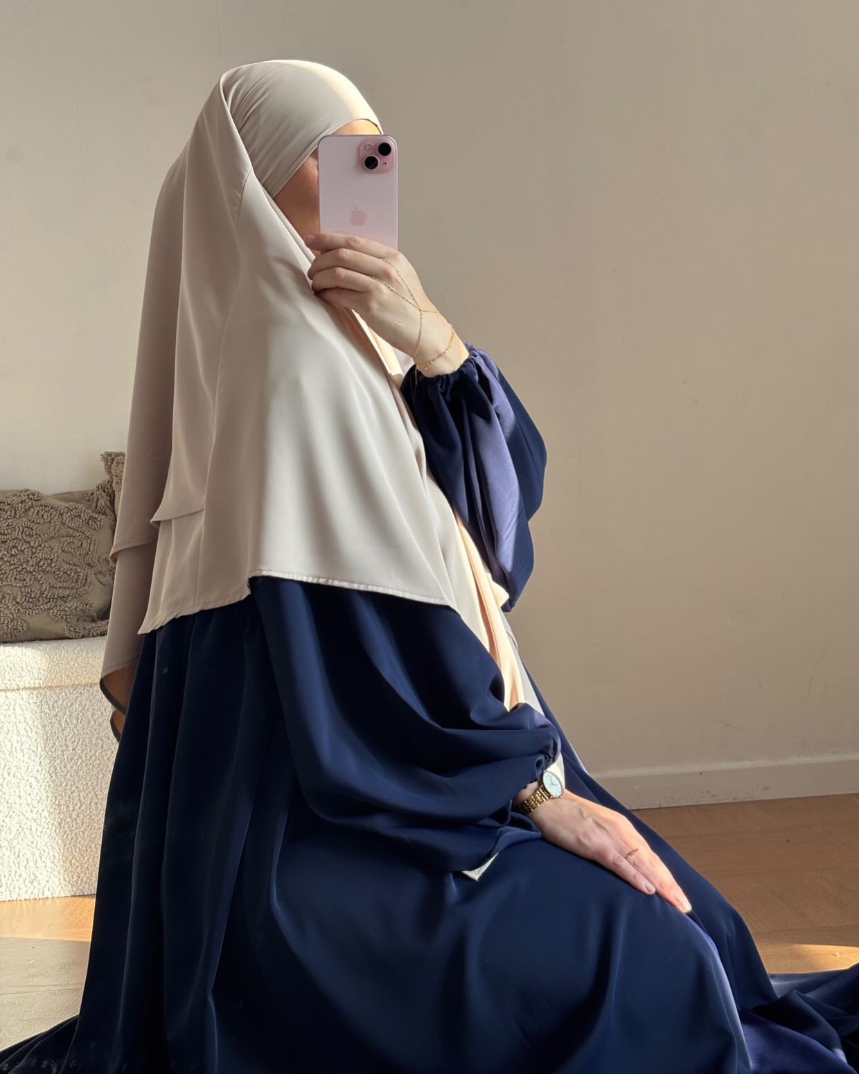 Khimar Rehab – Élégance et Modestie en Soie de Médine