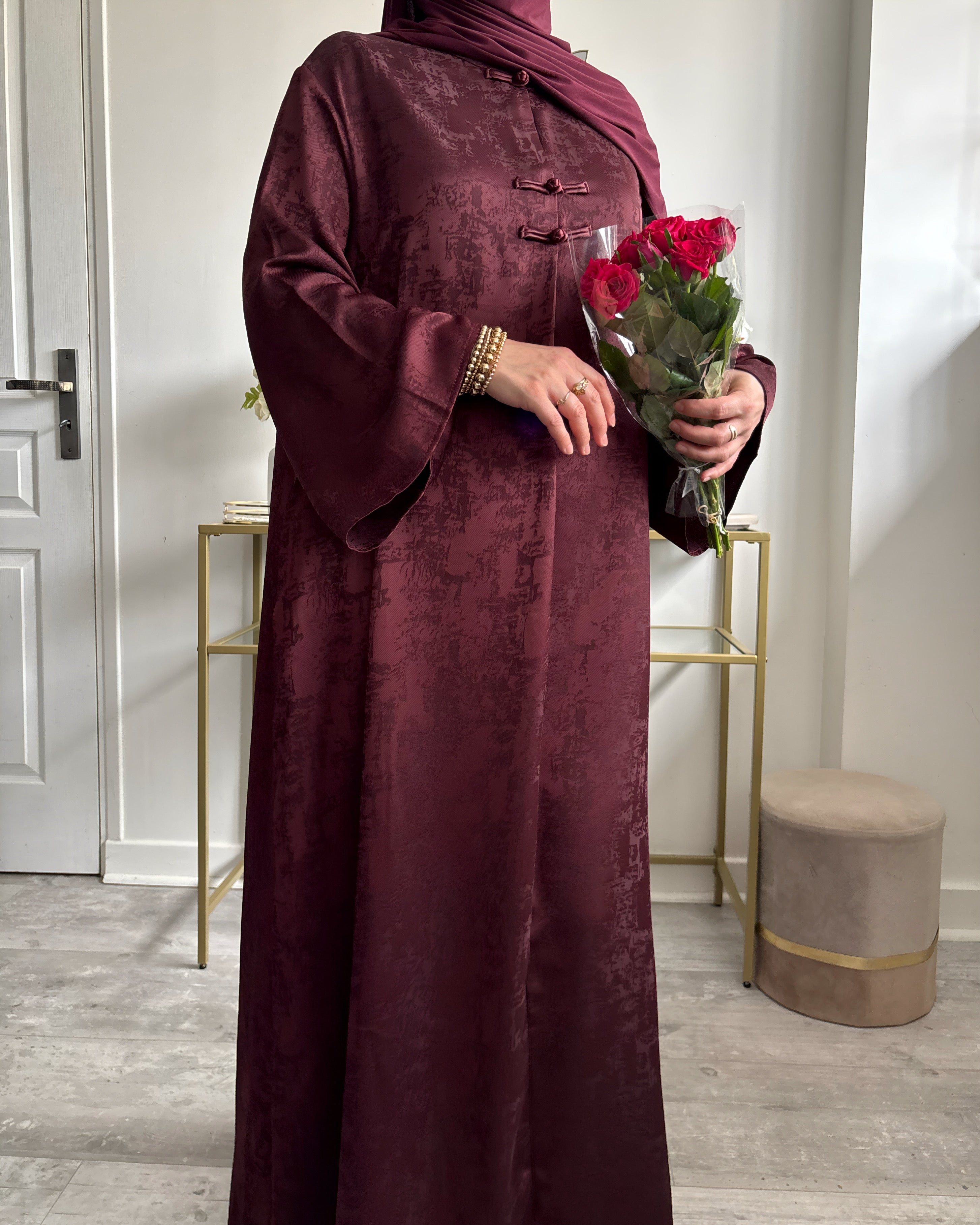 abaya bordeaux fluide tenue hijab élégante femme musulmane