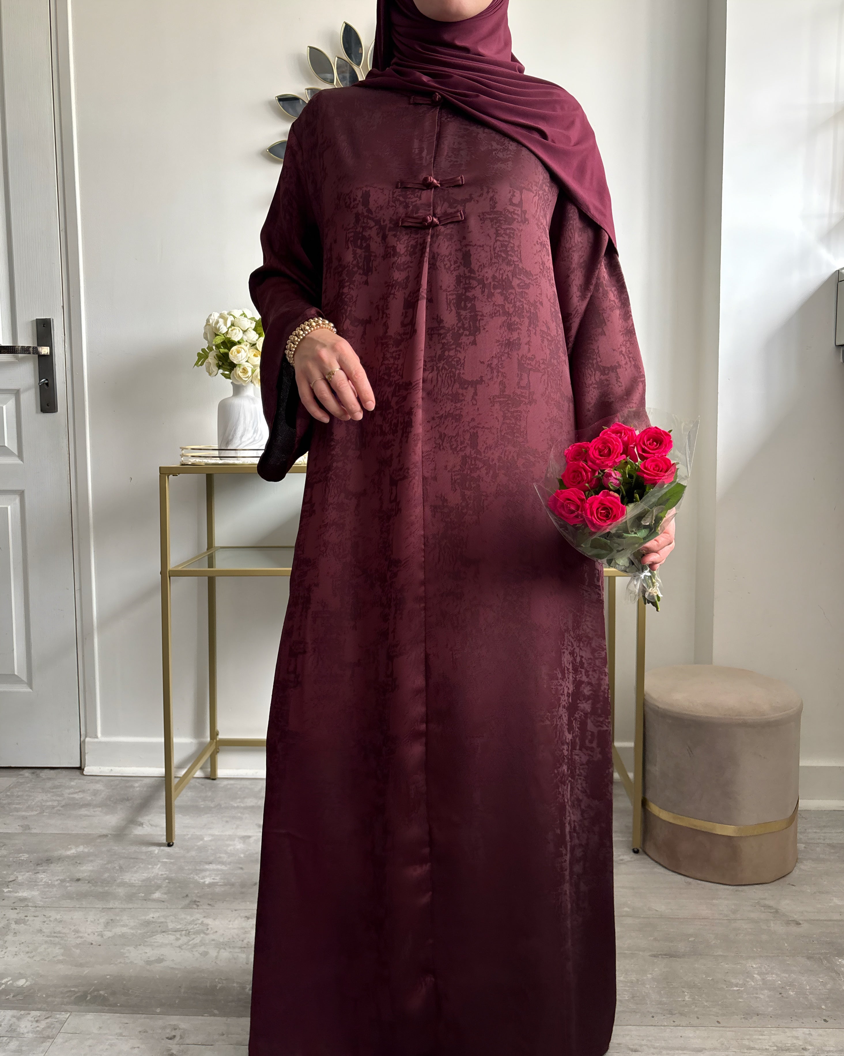 abaya boutons chinois détail inspiration asiatique élégante