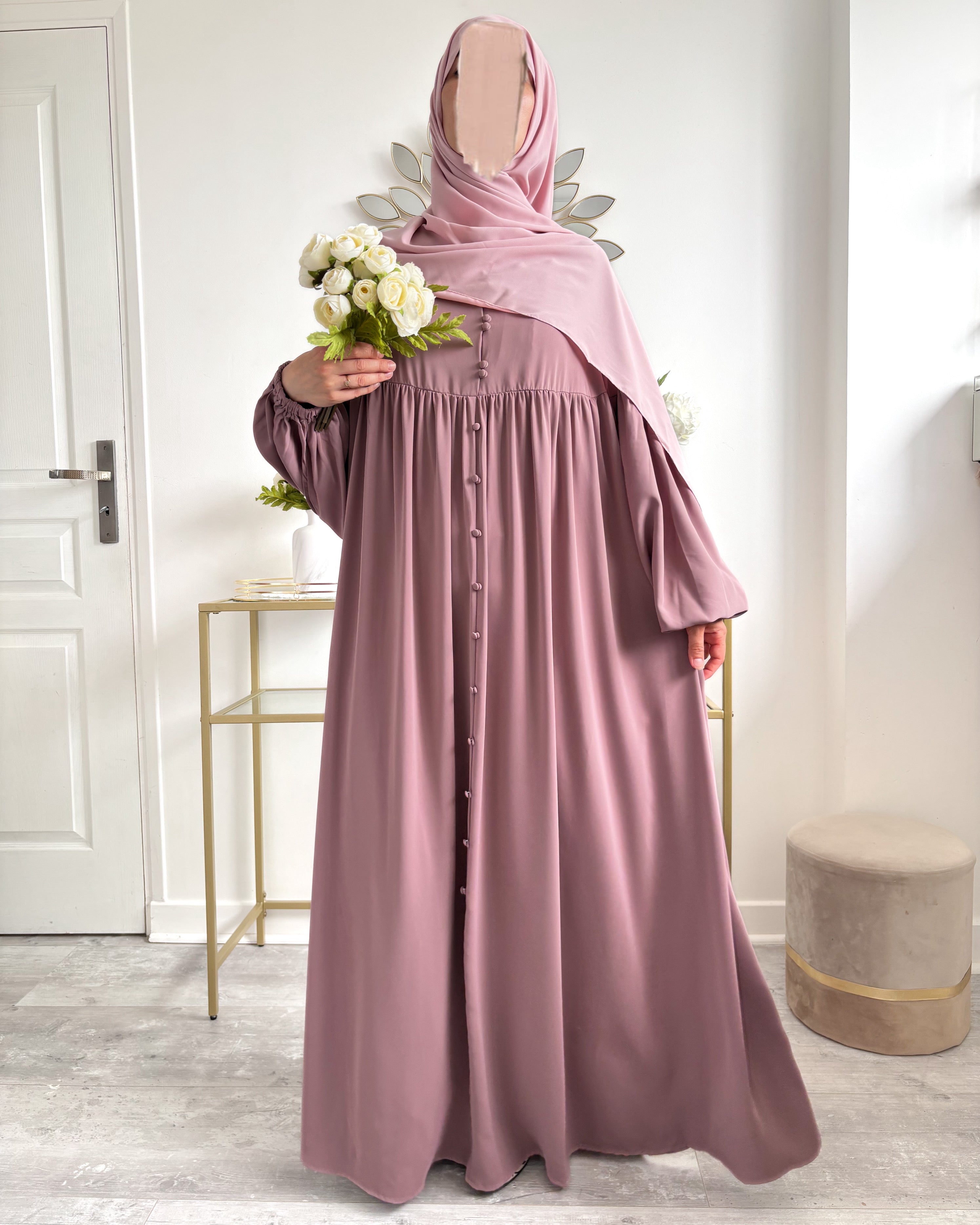 Magnifique abaya alya stylé vintage avec boutons tres élégants