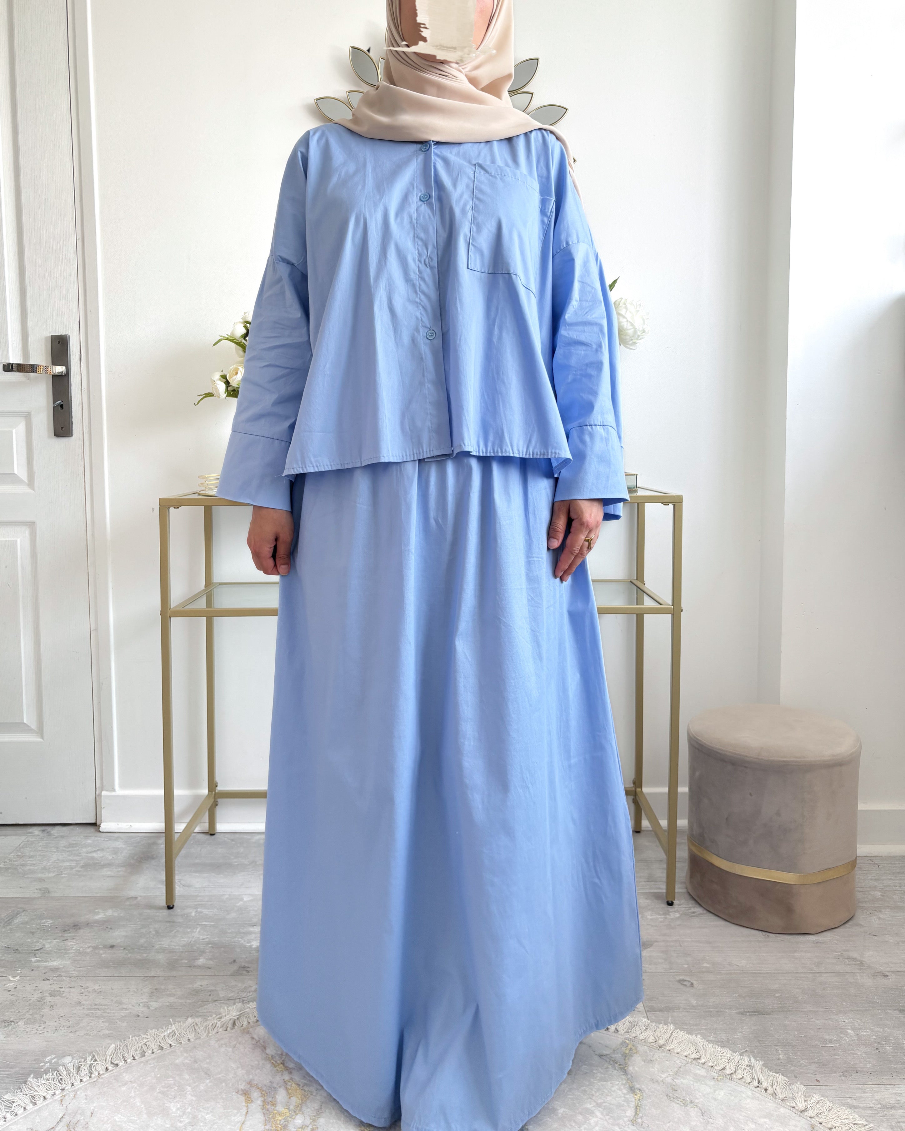 Ensemble modeste coton bleu ciel vu de face, jupe longue et chemise ample