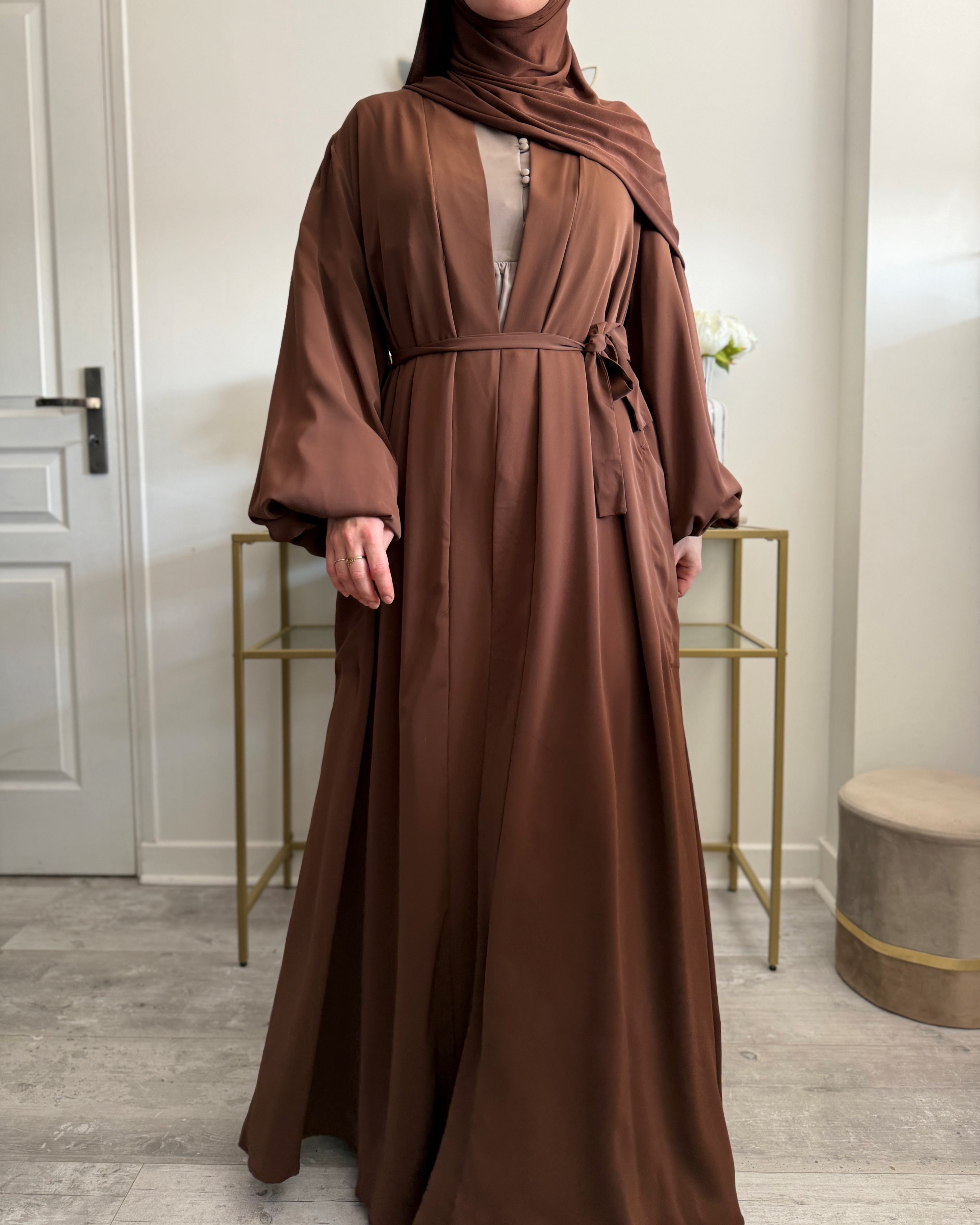 Kimono long chocolat avec poches latérales coupe ample confortable