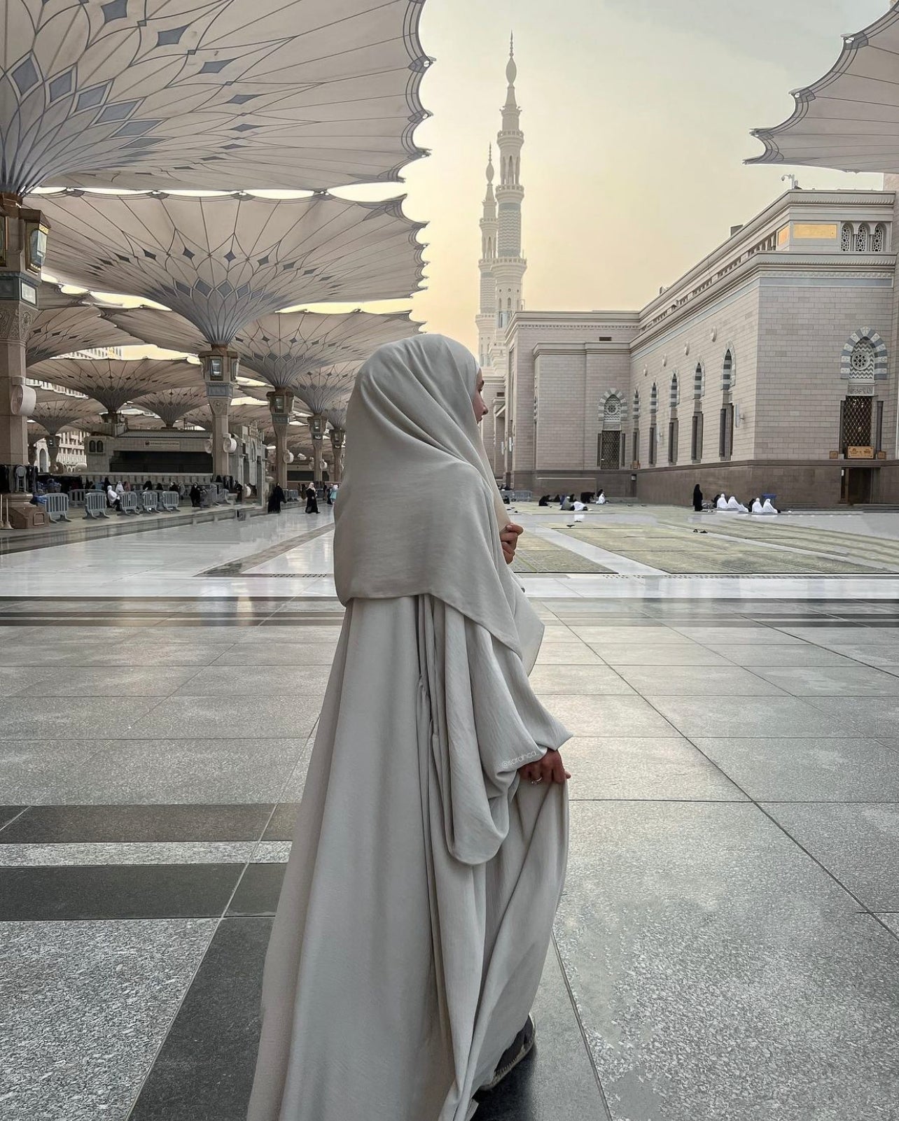 Abaya NOURA manches bouffantes