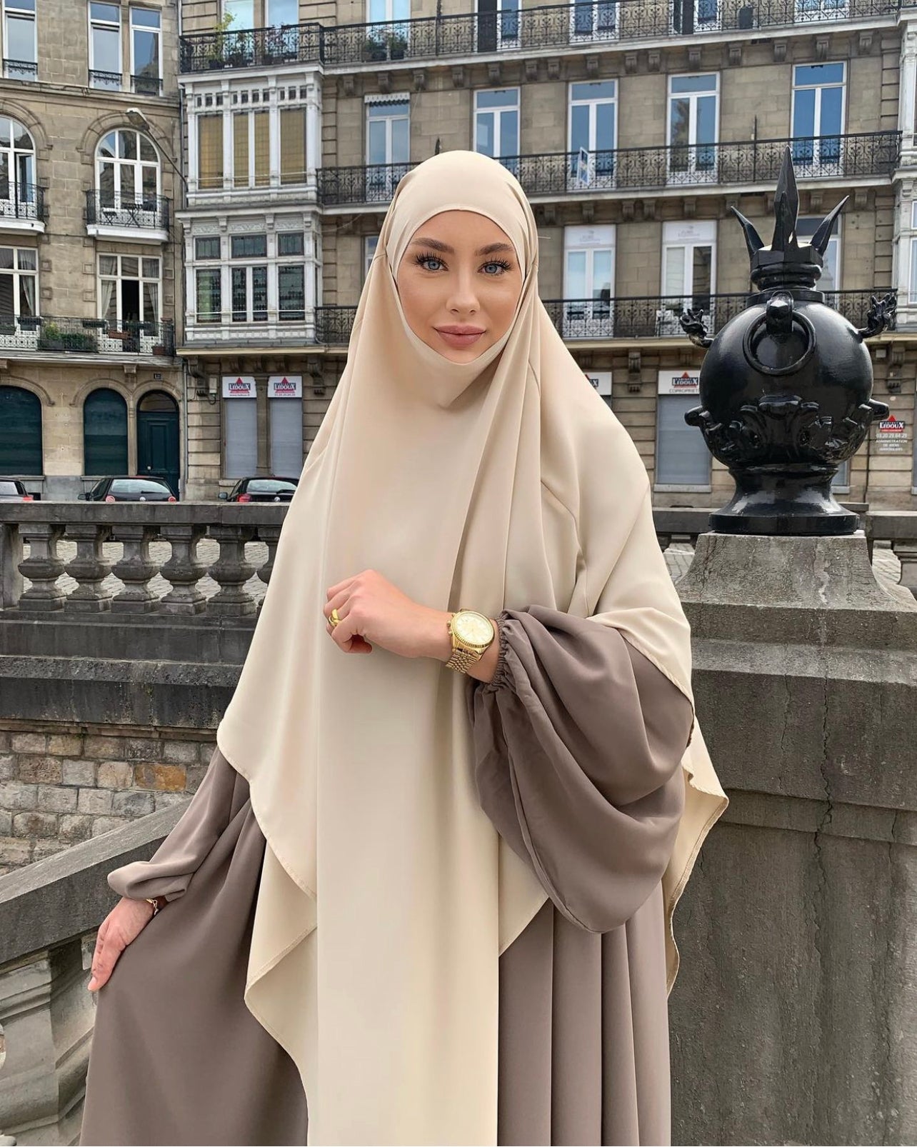 Abaya Naïla - Élégance et Confort avec Manches Bouffantes