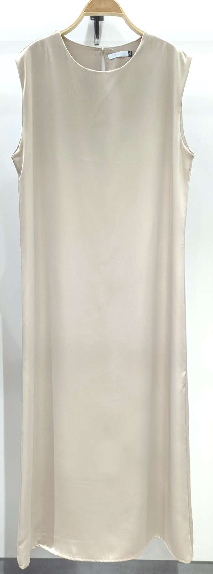 Robe sans manches satiné