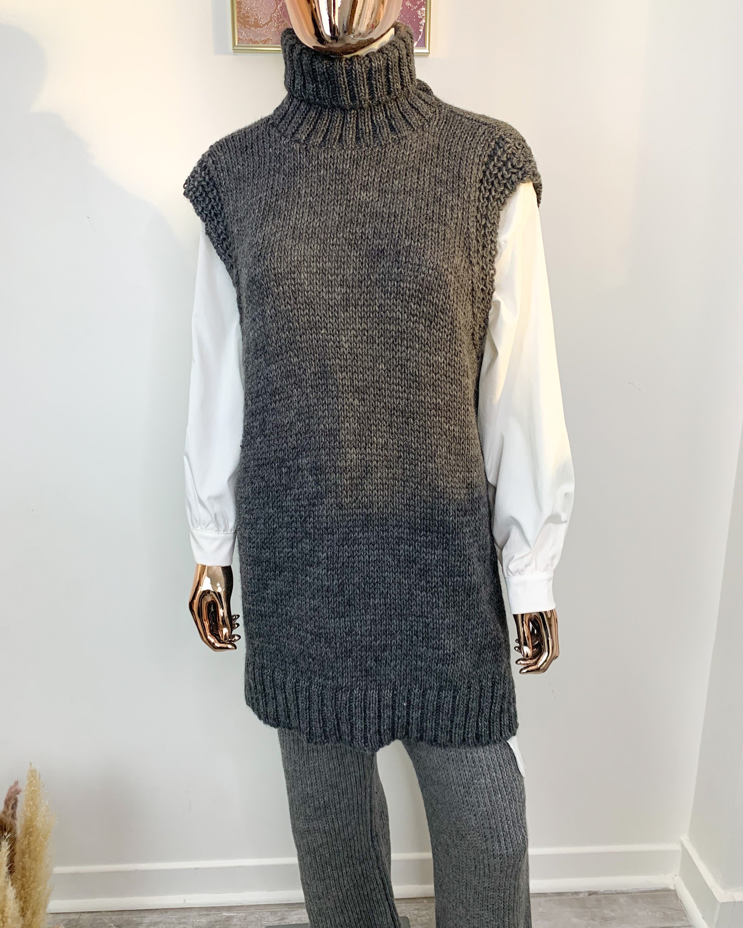 Pull sans manches col roulé