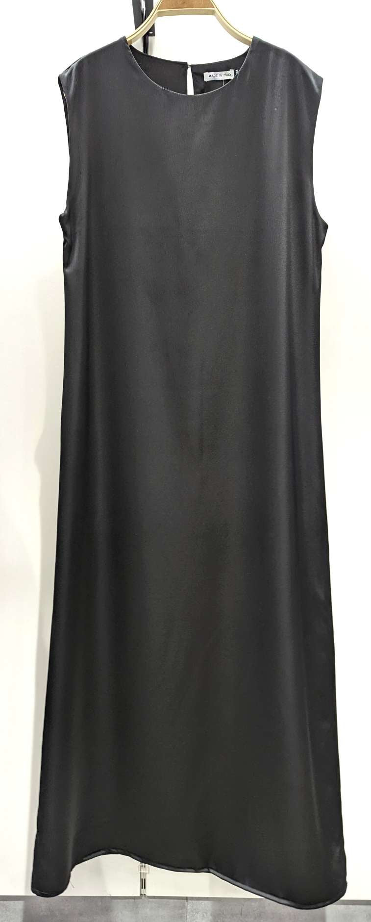 Robe sans manches satiné