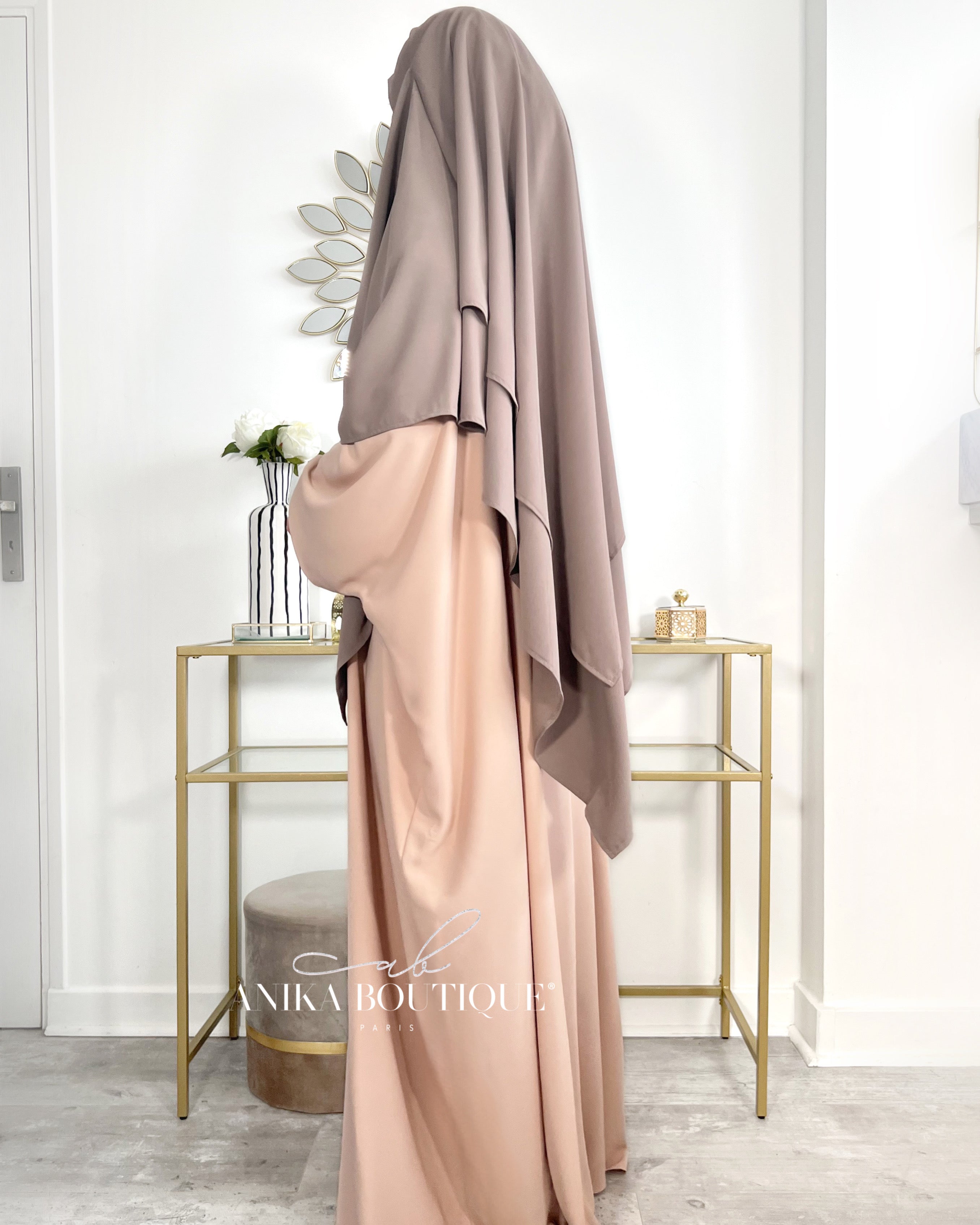 Khimar Rehab – Élégance et Modestie en Soie de Médine