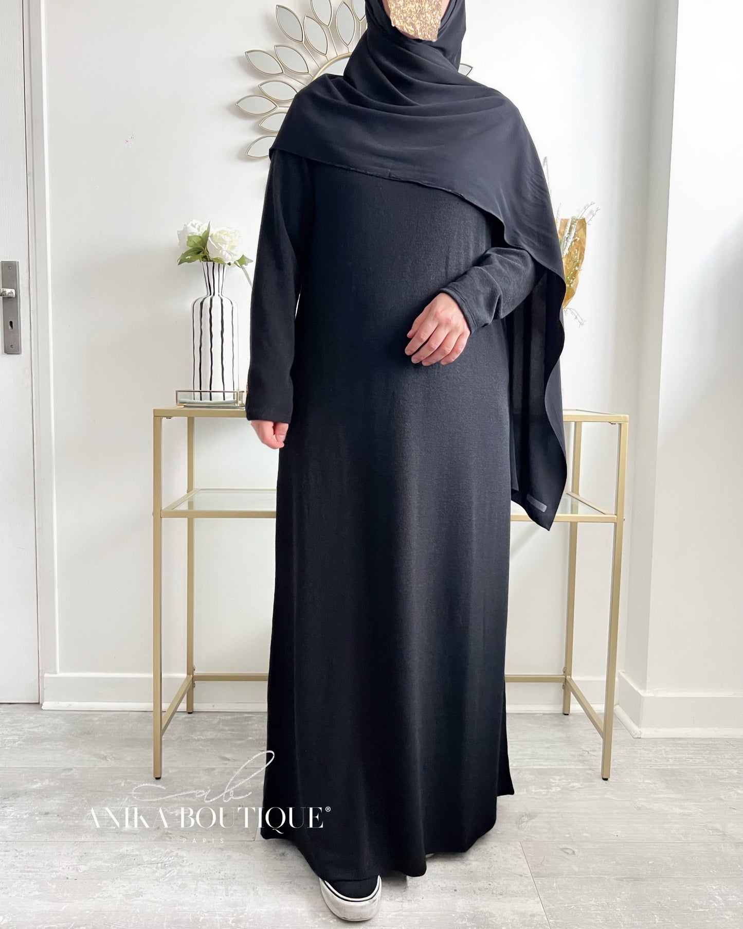 Abaya noire en maille fine avec col