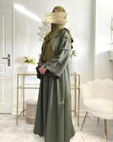 Abaya Girly en Soie de Médine – Élégance et Modest Fashion