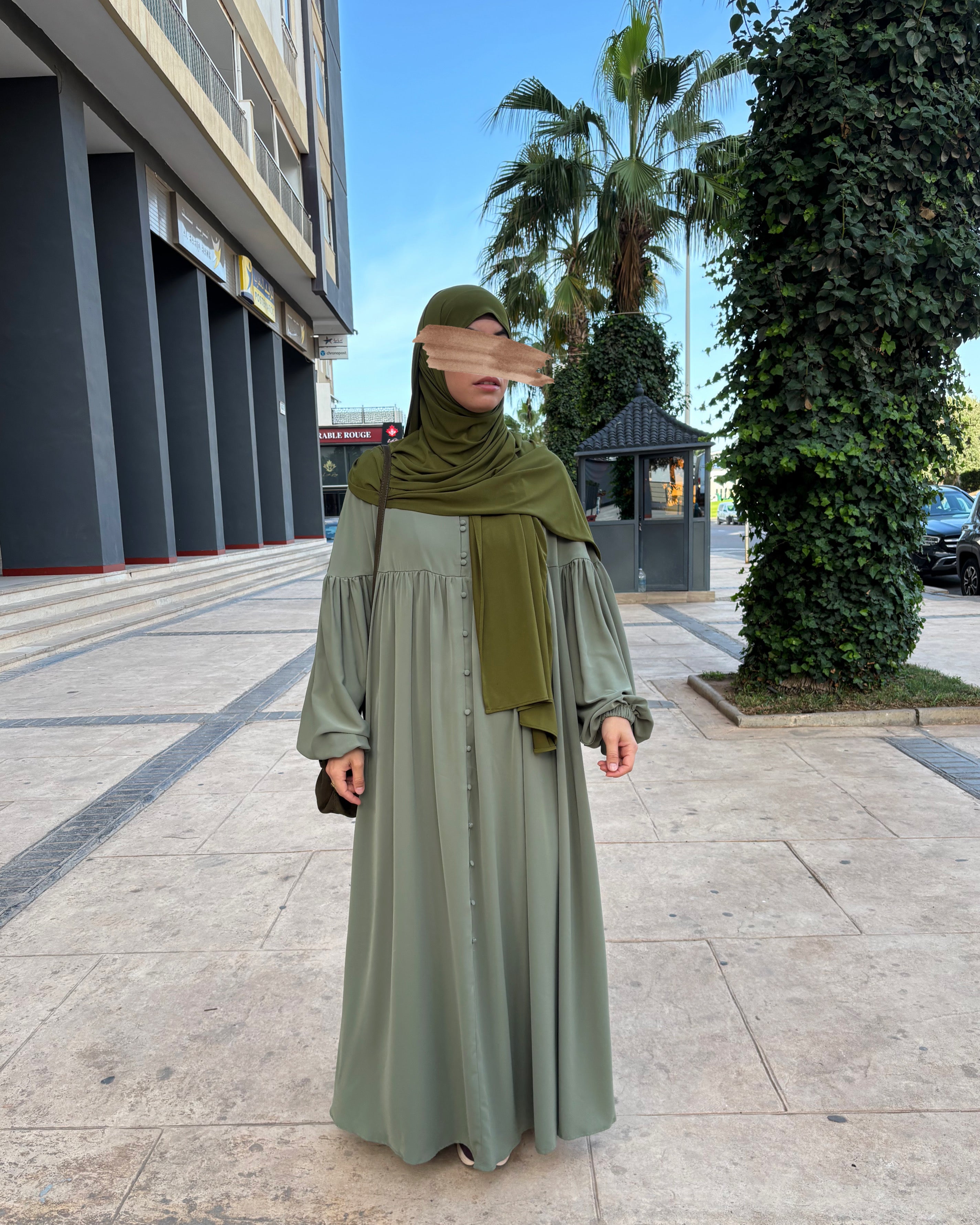 Abaya Alya en Soie de Médine – Élégance Pudique et Raffinée