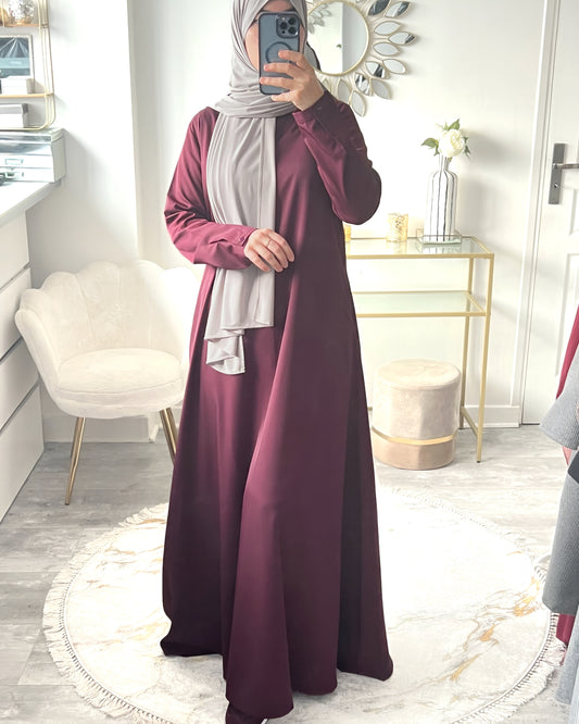 Abaya Yara Bordeaux – Élégance Raffinée