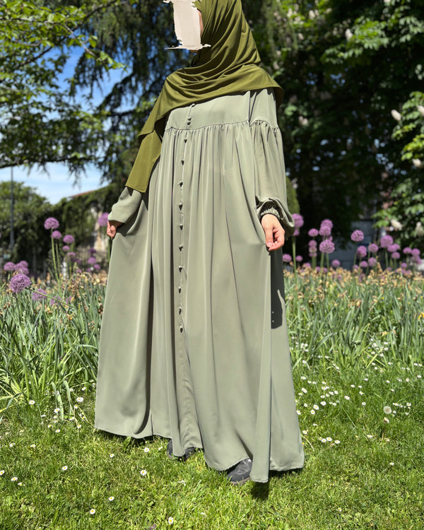 Abaya Alya – Élégance Modeste | Soie de Médine | Manches Bouffantes & Boutons