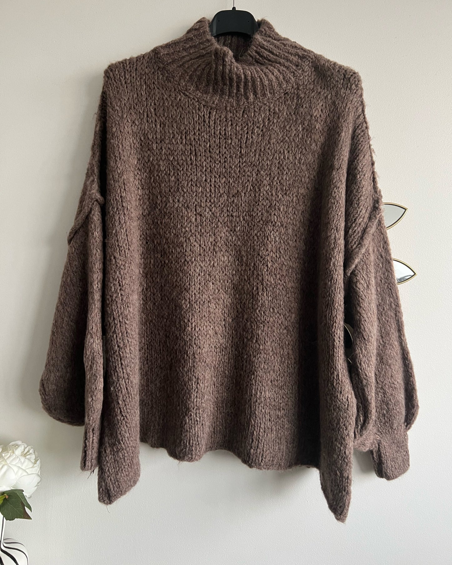 Pull Oversize Col Montant – Élégance et Confort pour un Hiver Stylé