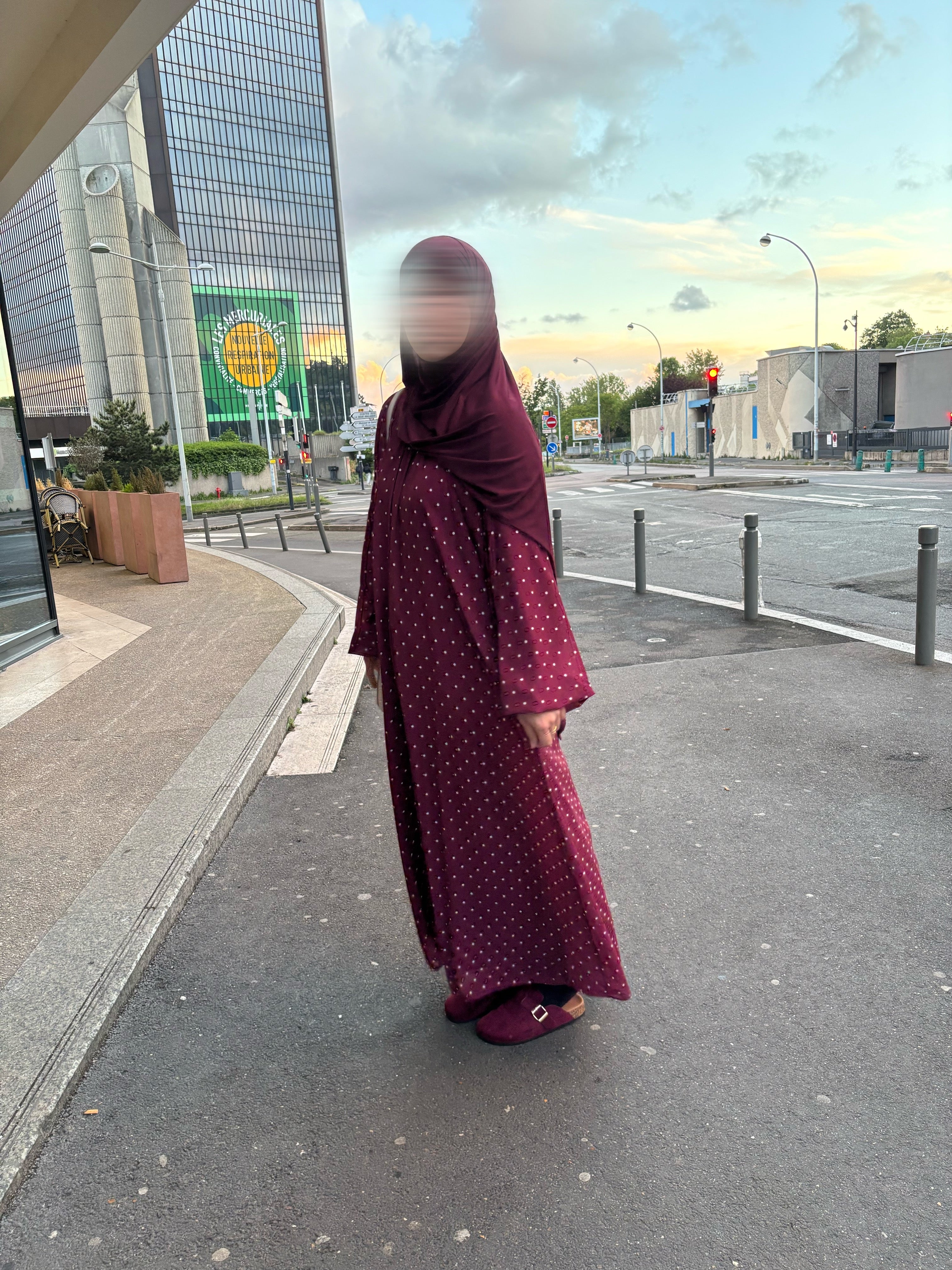 Robe Longue à Pois – Modest Fashion Élégante