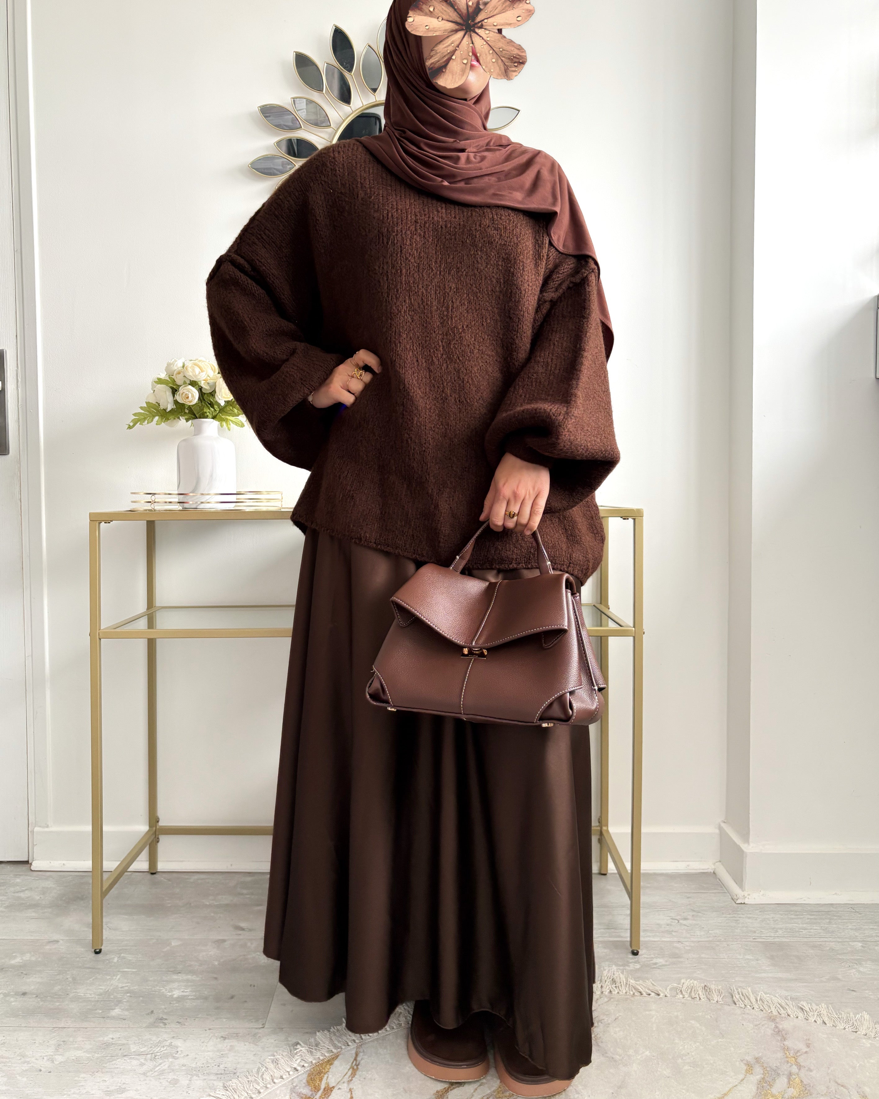 Jupe Satinée Taille Haute - Élégance et Modestie