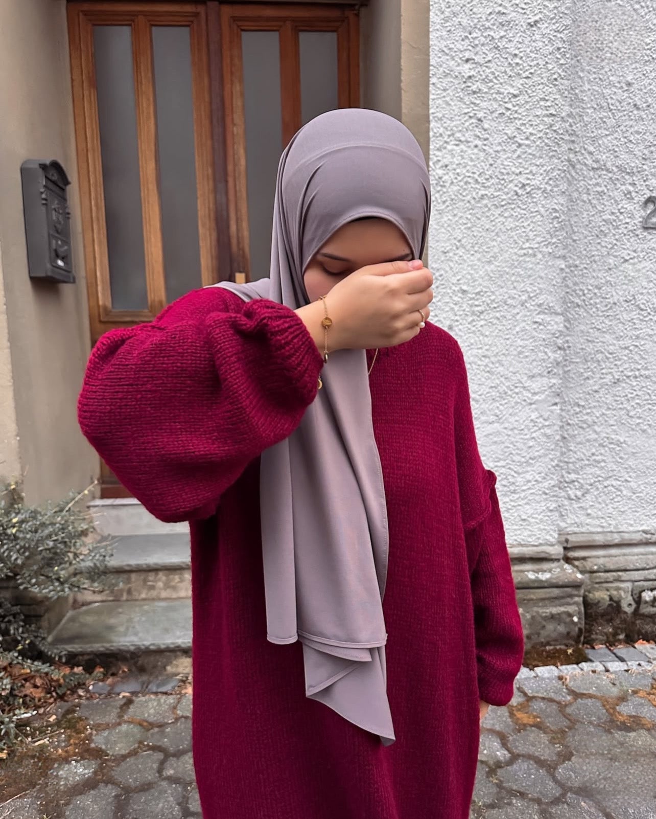 Pull Maxi Long en Maille Douce - Bordeaux & Noir | Modest Fashion Hiver