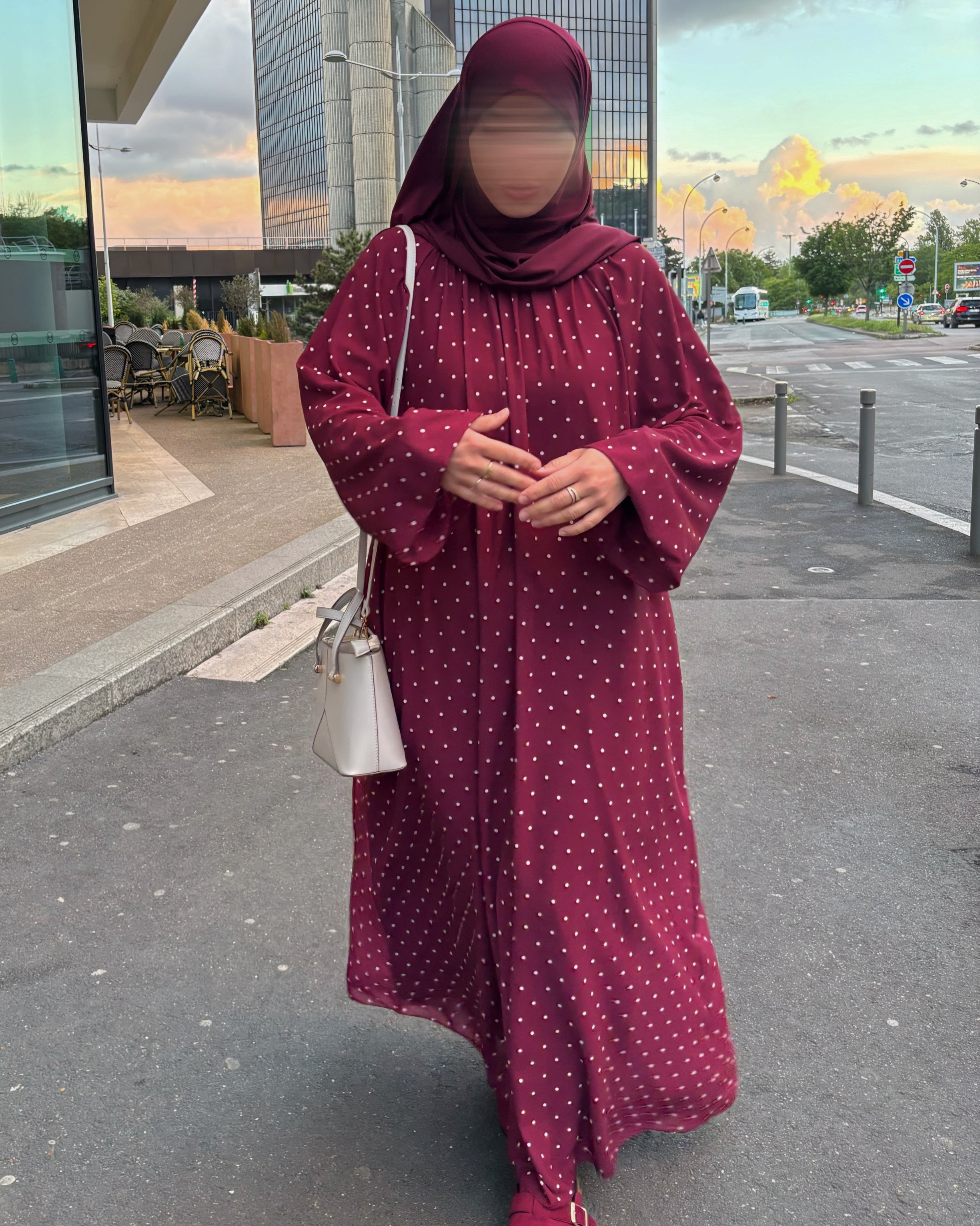 Robe Longue à Pois – Modest Fashion Élégante